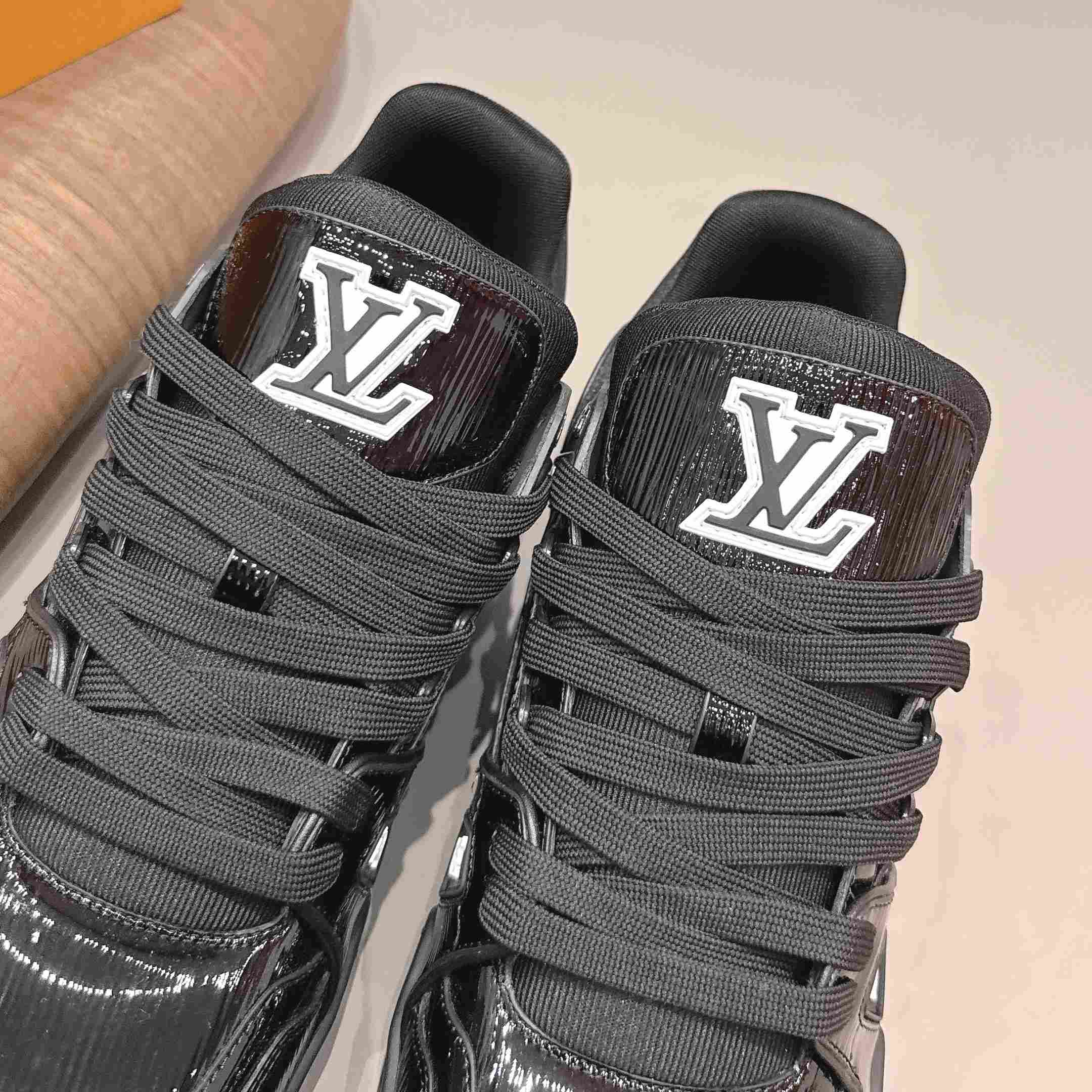 Louis Vuitton Trainer Sneaker 1AJ027 - DesignerGu
