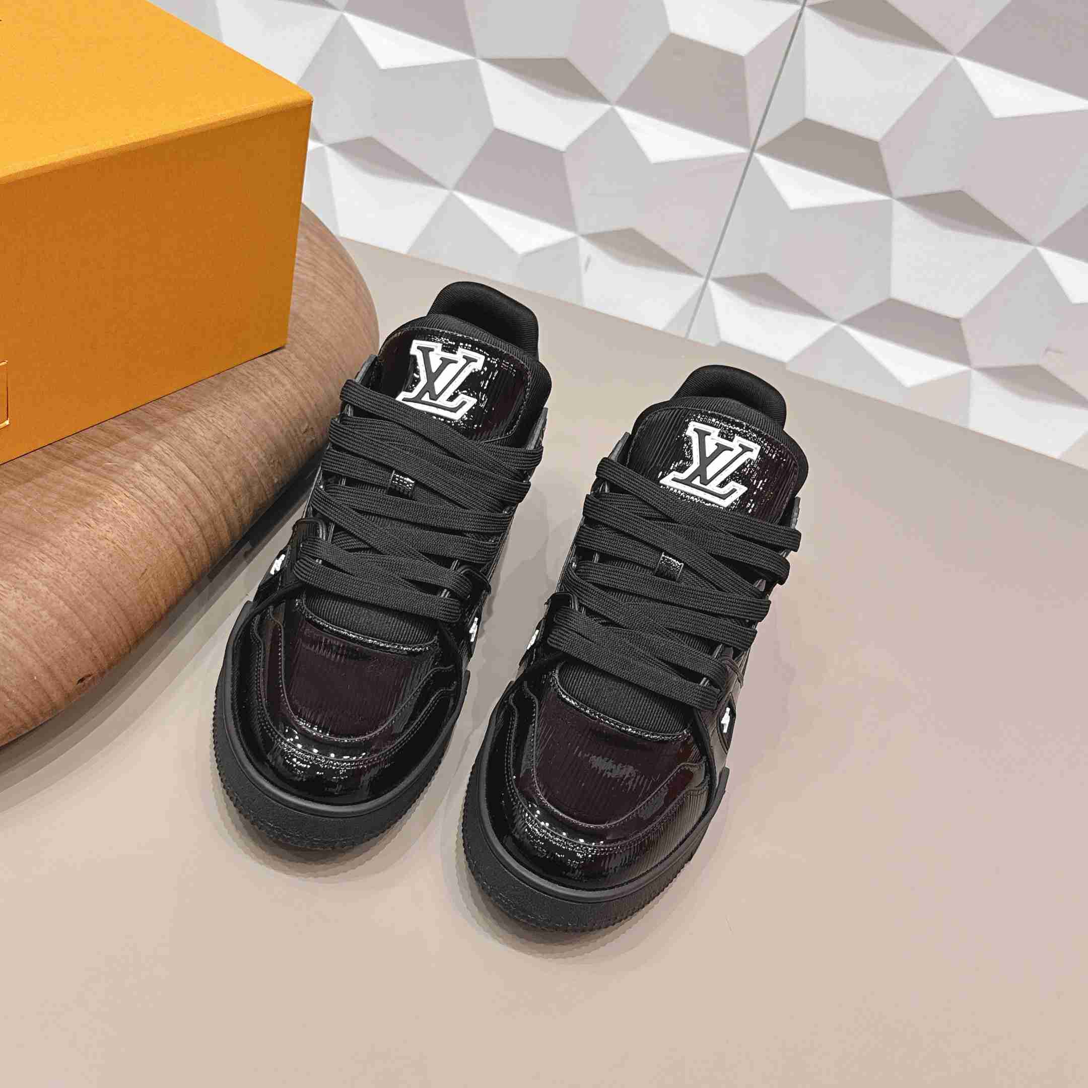 Louis Vuitton Trainer Sneaker 1AJ027 - DesignerGu