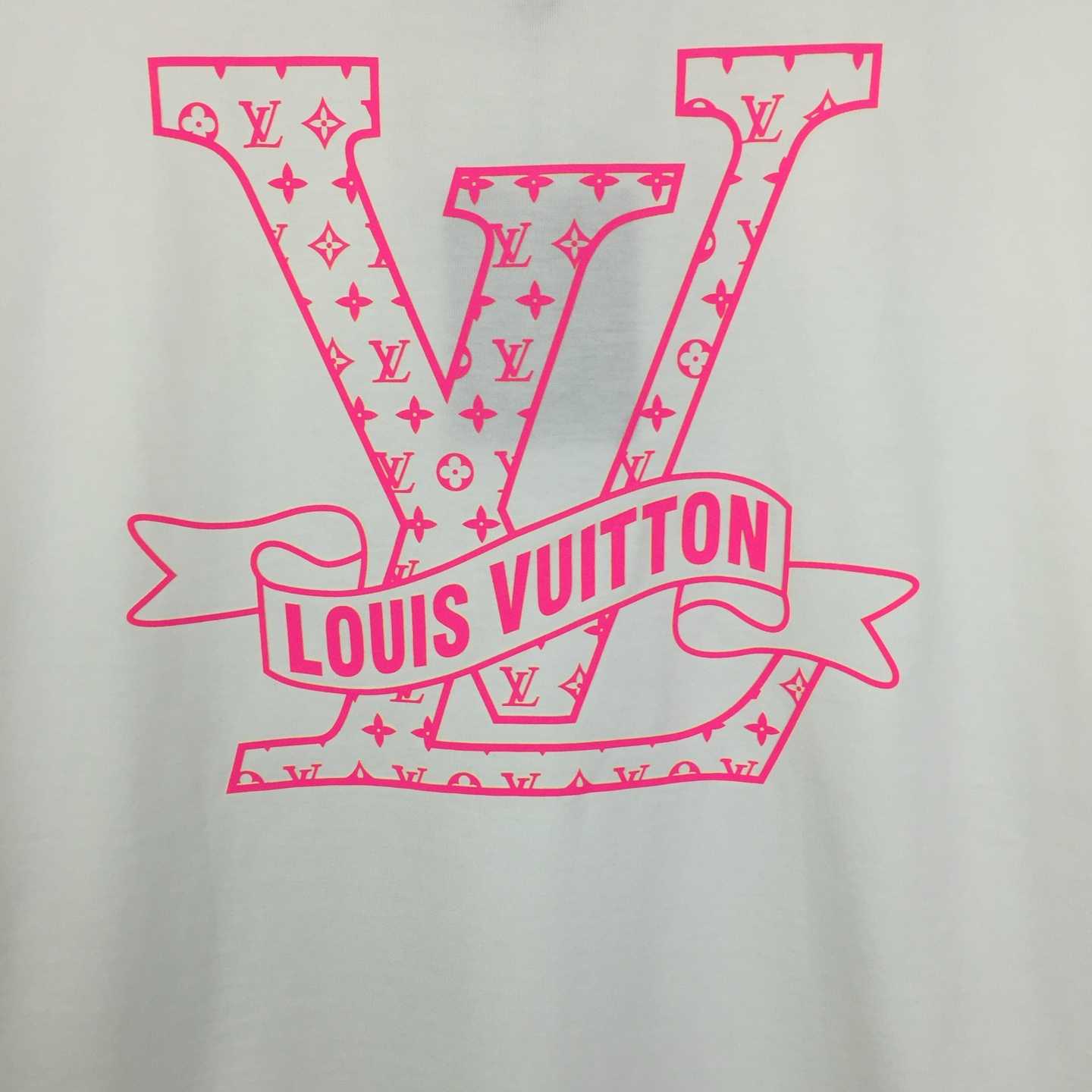 Louis Vuitton Cotton T-shirt Featuring Pink LV Logo Graphic On The Chest - DesignerGu