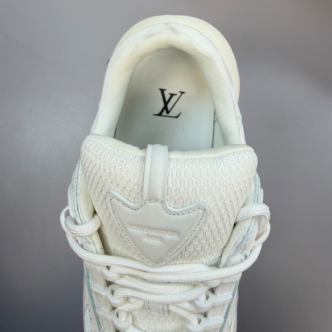Louis Vuitton Summit Sneaker 1AJAEJ - DesignerGu