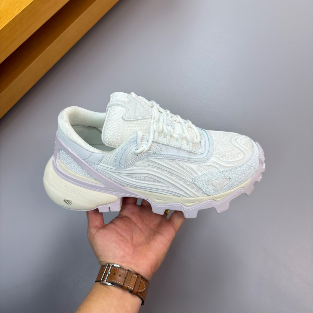 Louis Vuitton Summit Sneaker 1AJAEJ - DesignerGu