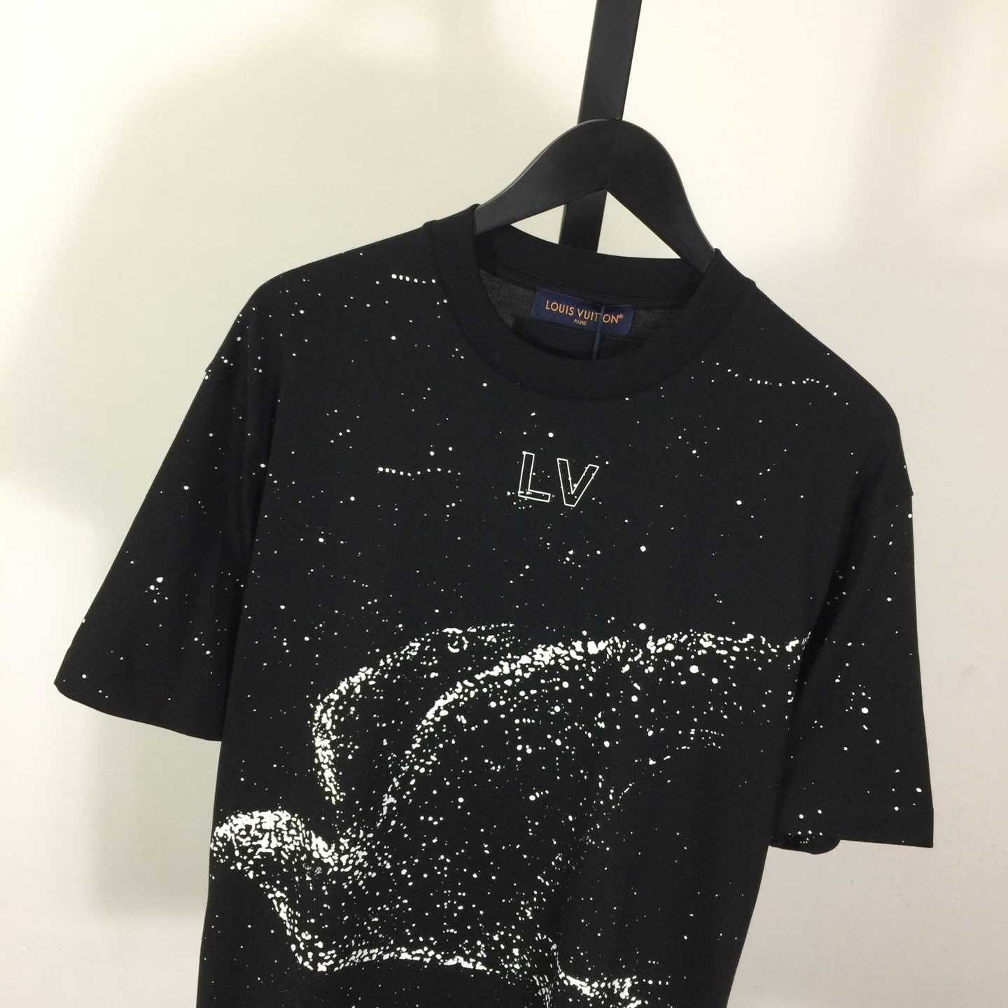 Louis Vuitton T-shirt  - DesignerGu
