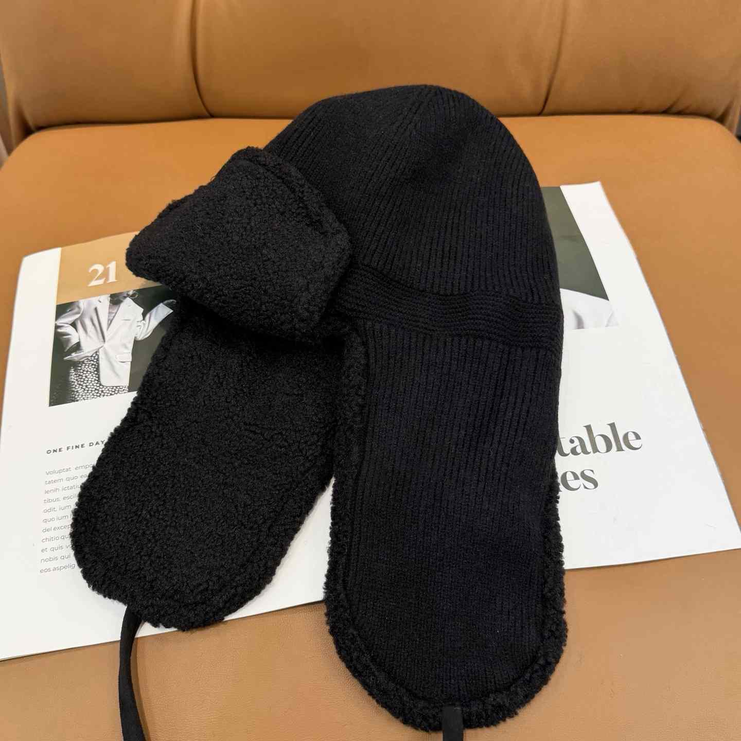 Miu Miu Sherpa Trapper - DesignerGu