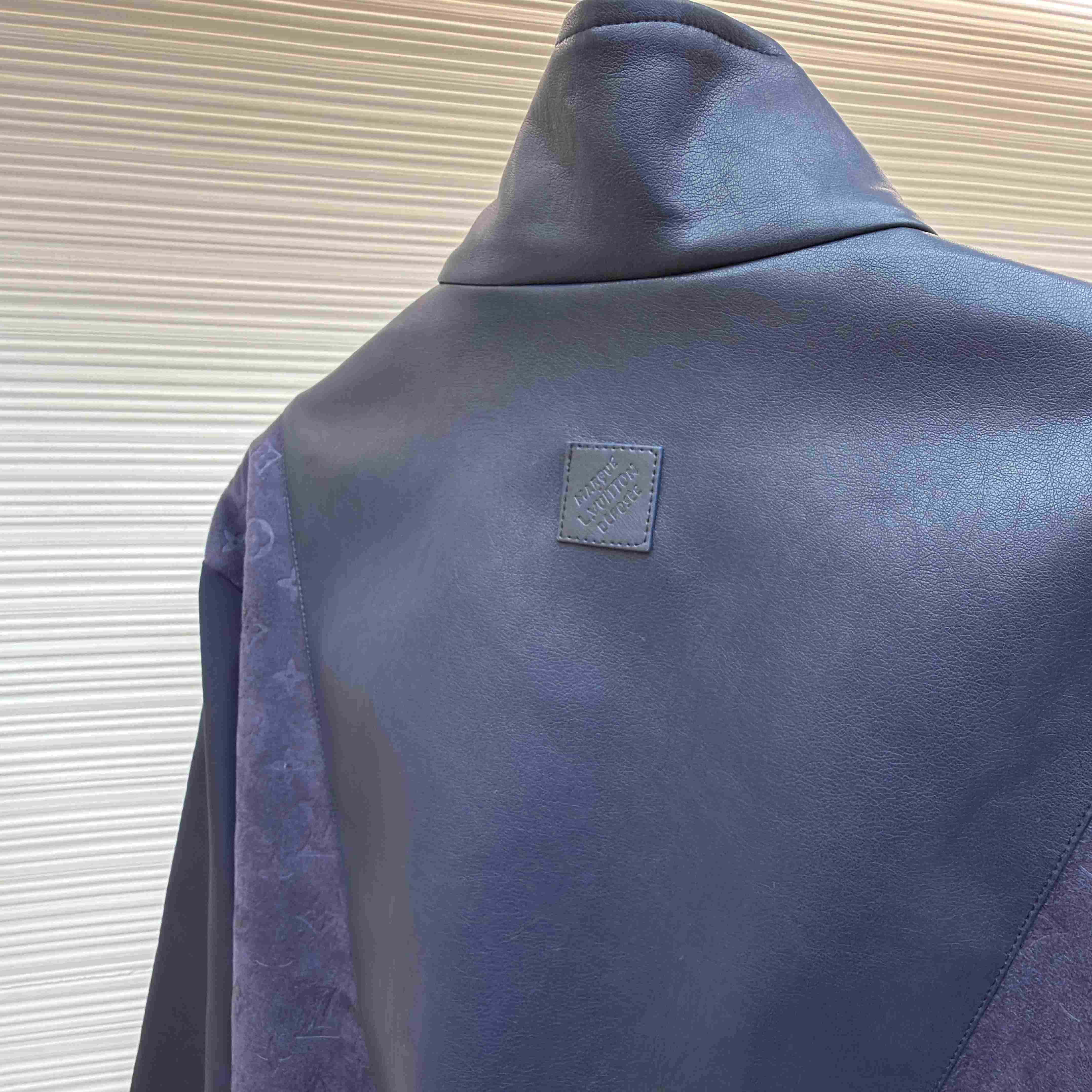 Louis Vuitton Leather Mix Track Top 1AJB73 - DesignerGu