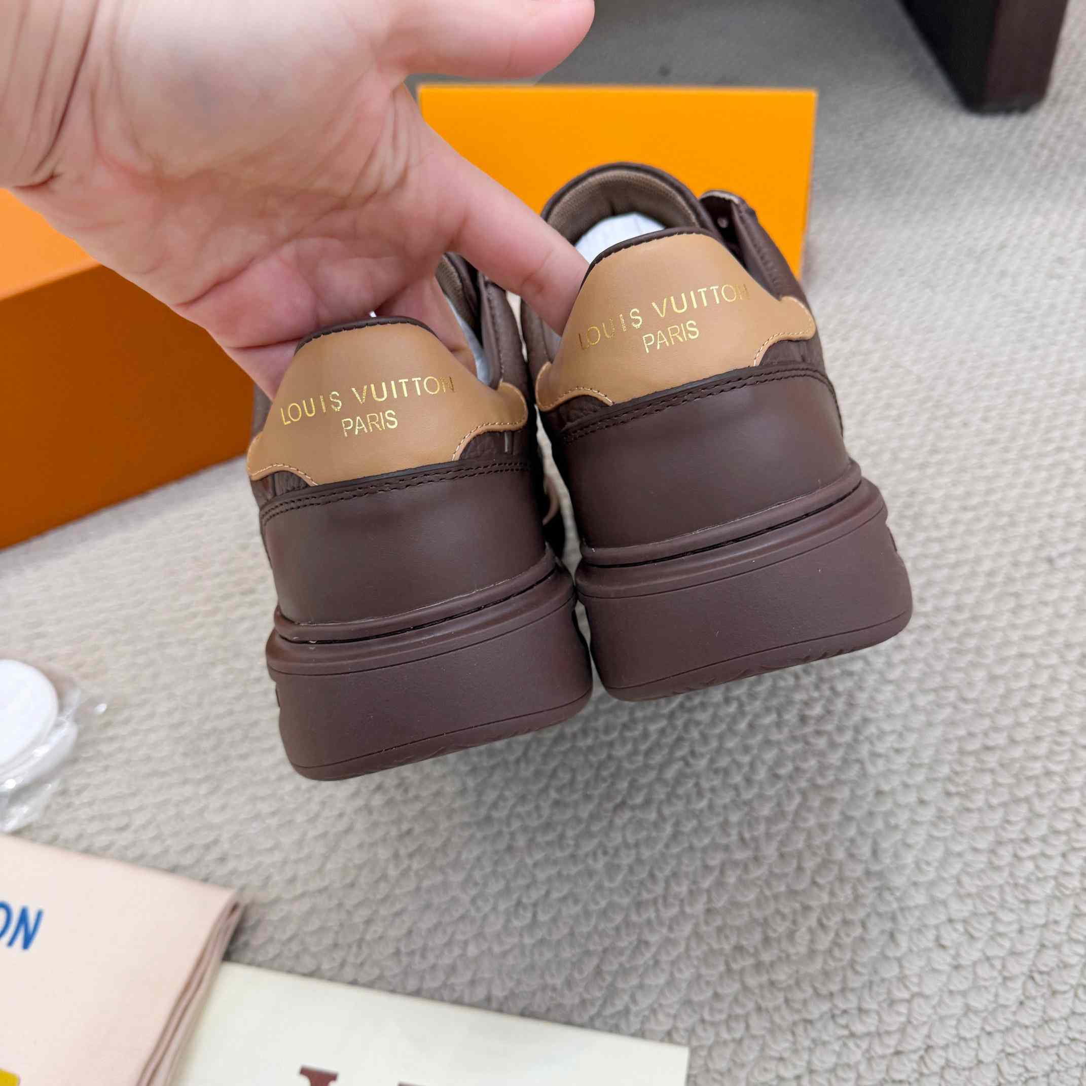 Louis Vuitton Beverly Hills Sneaker 1AJ925   - DesignerGu