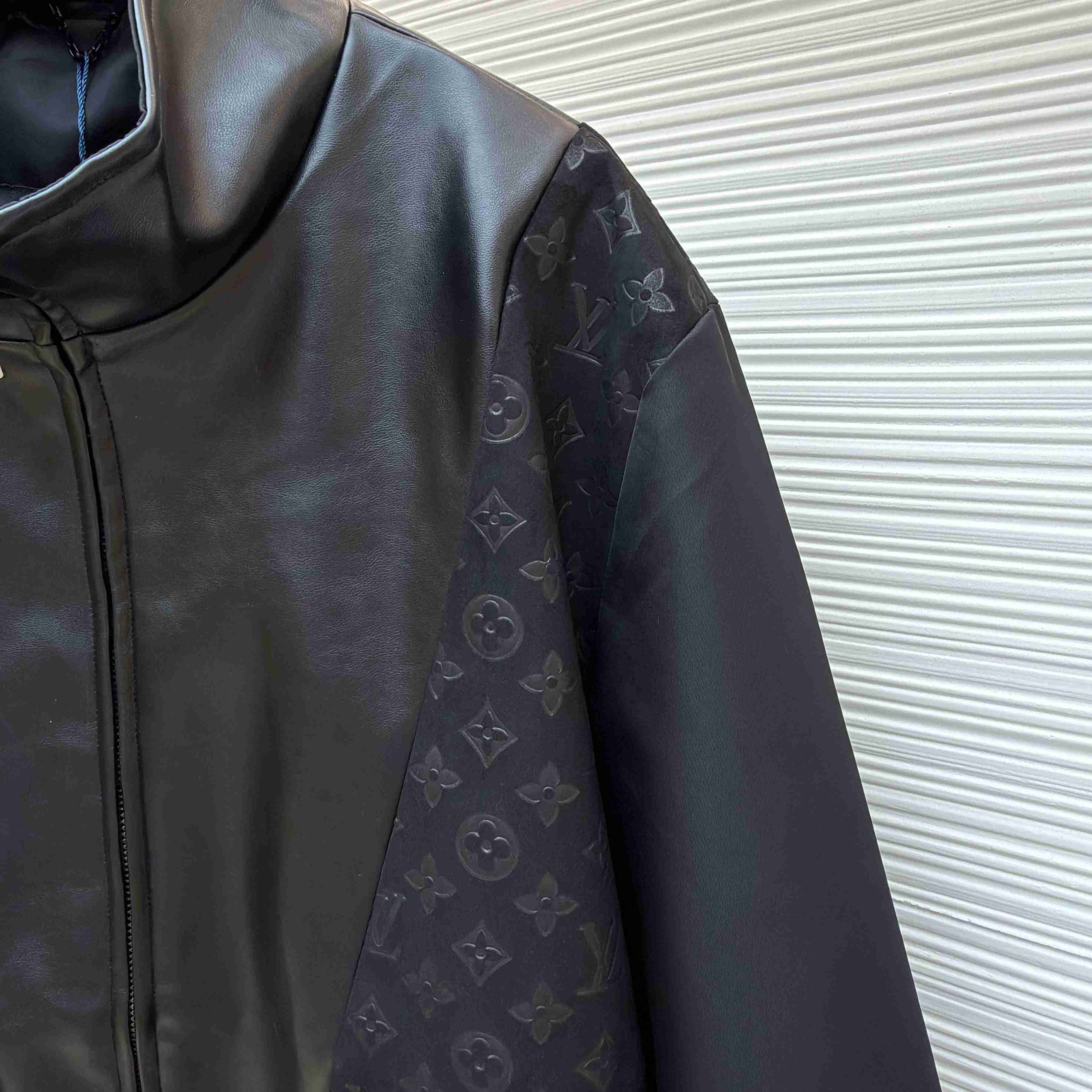 Louis Vuitton Leather Mix Track Top 1AHVM3 - DesignerGu