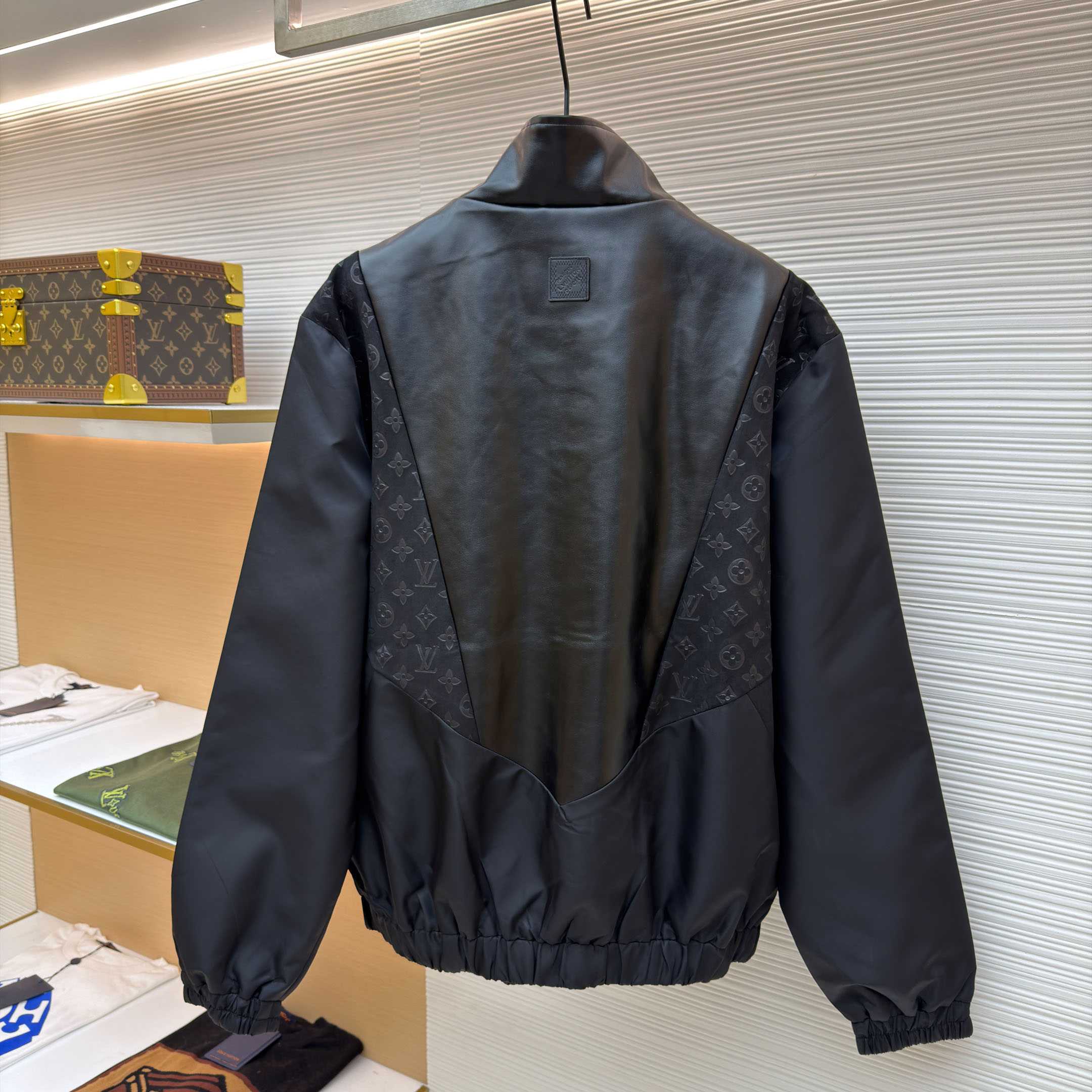 Louis Vuitton Leather Mix Track Top 1AHVM3 - DesignerGu