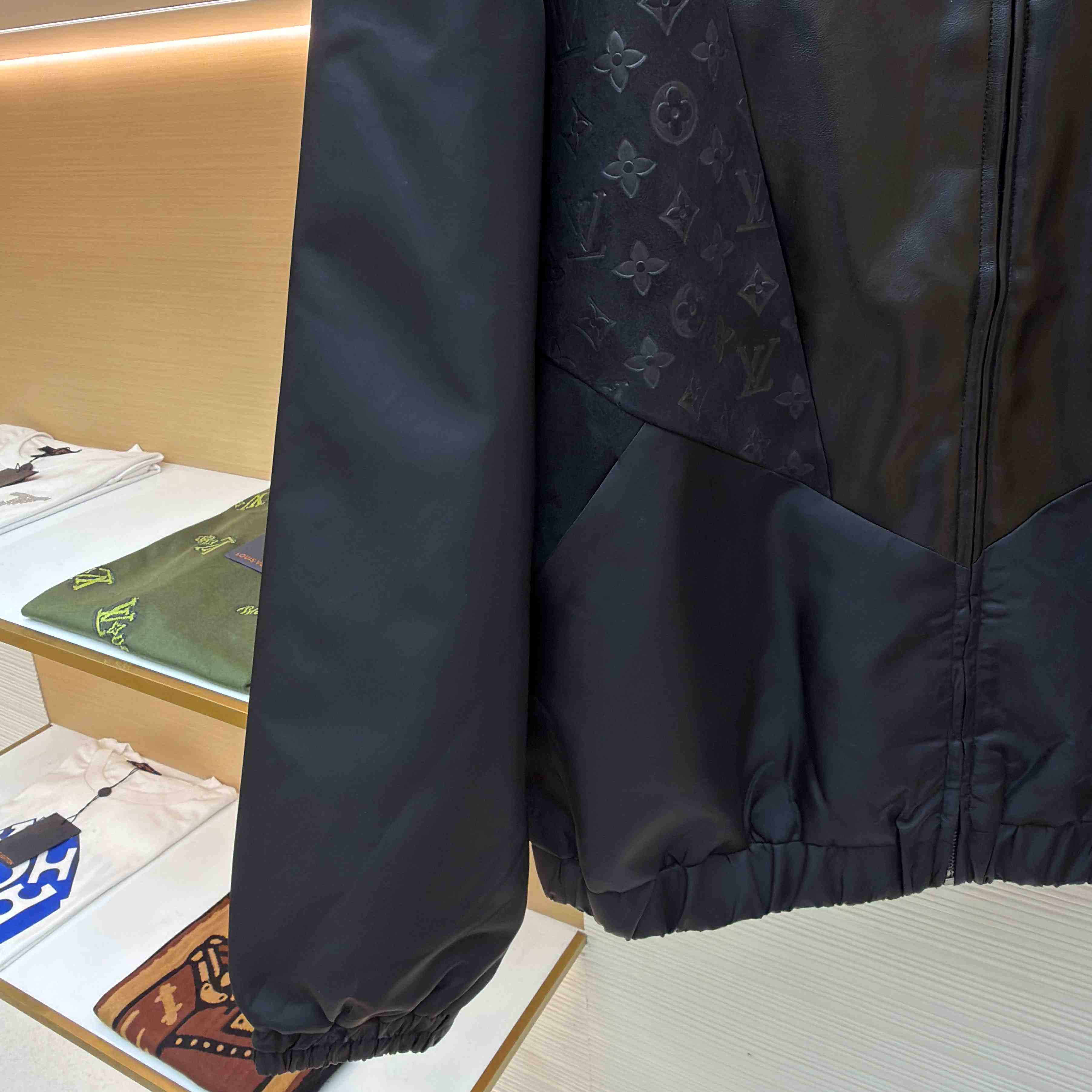 Louis Vuitton Leather Mix Track Top 1AHVM3 - DesignerGu