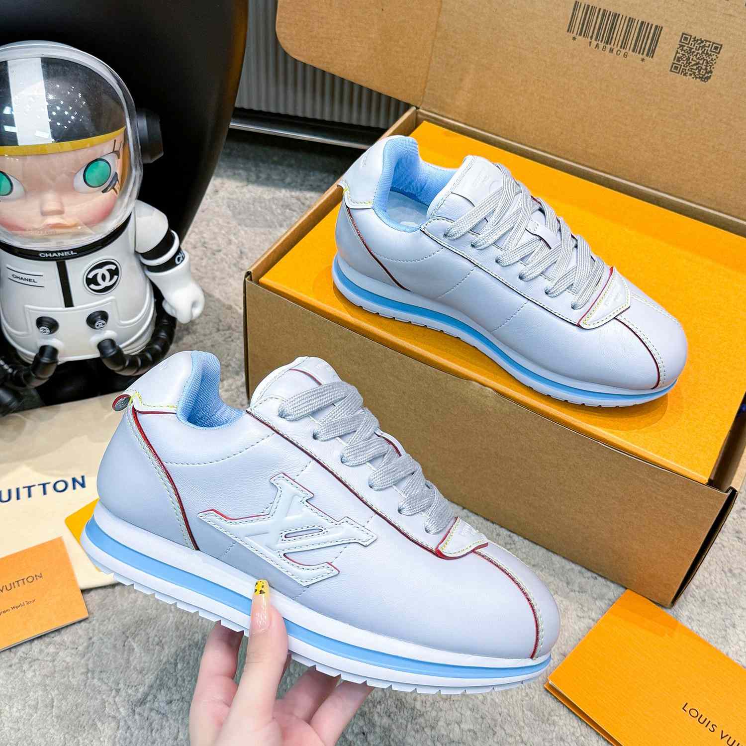 Louis Vuitton LV BUTTERSOFT Sneaker    1AIKI9 - DesignerGu