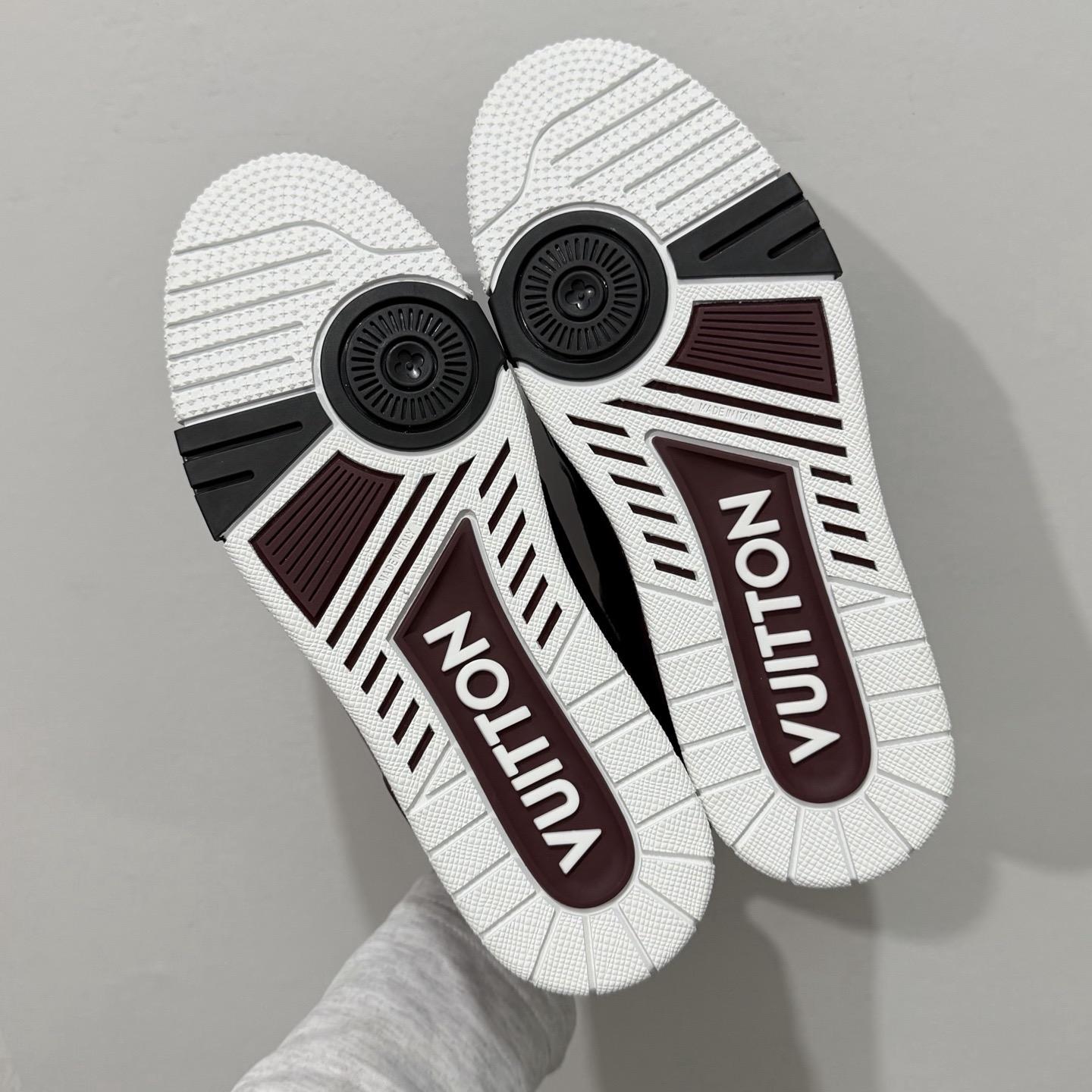 Louis Vuitton LV Trainer Sneaker    1AJ960 - DesignerGu