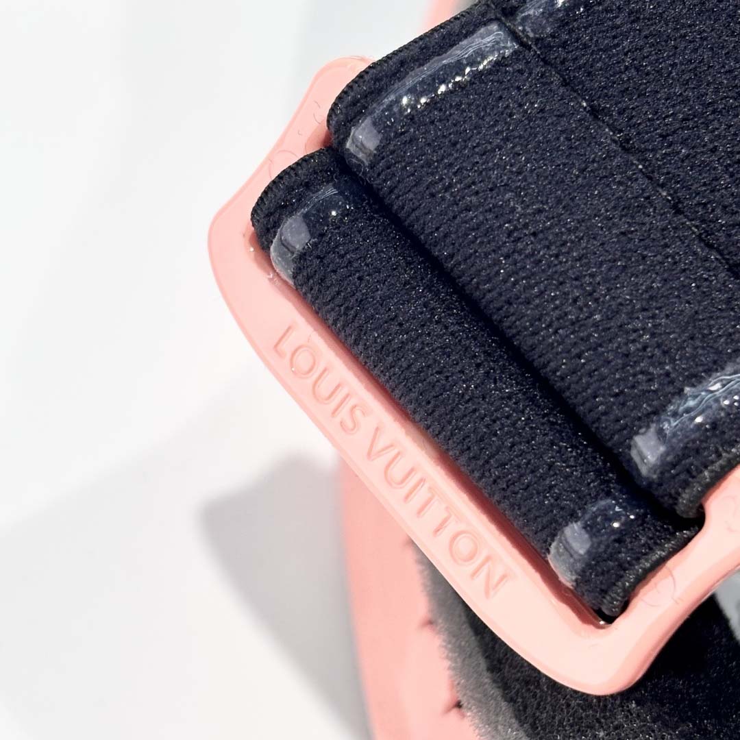 Louis Vuitton LV Snow Gradient Mask - DesignerGu