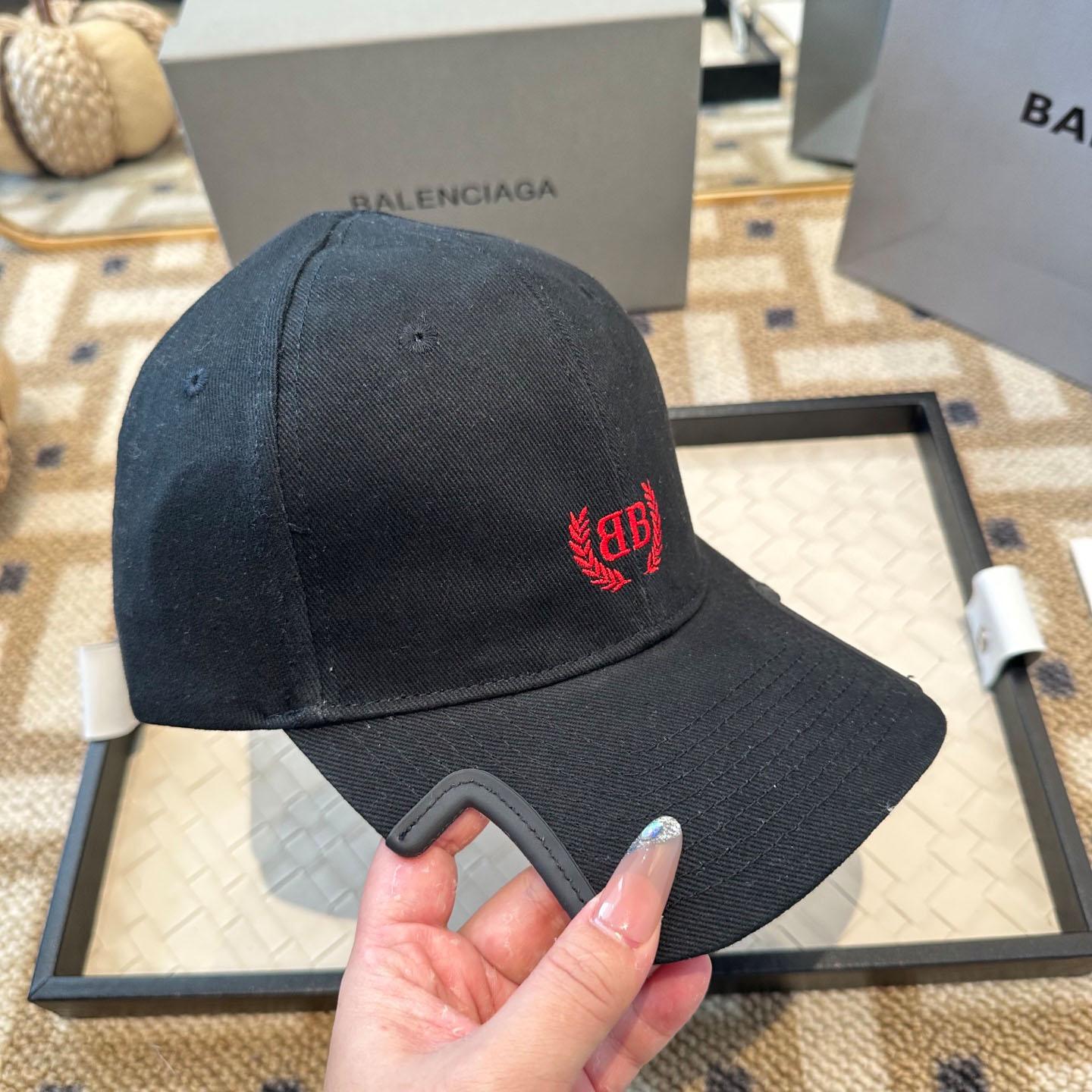 Balenciaga Laurel Classic Cap in Faded Black/red - DesignerGu