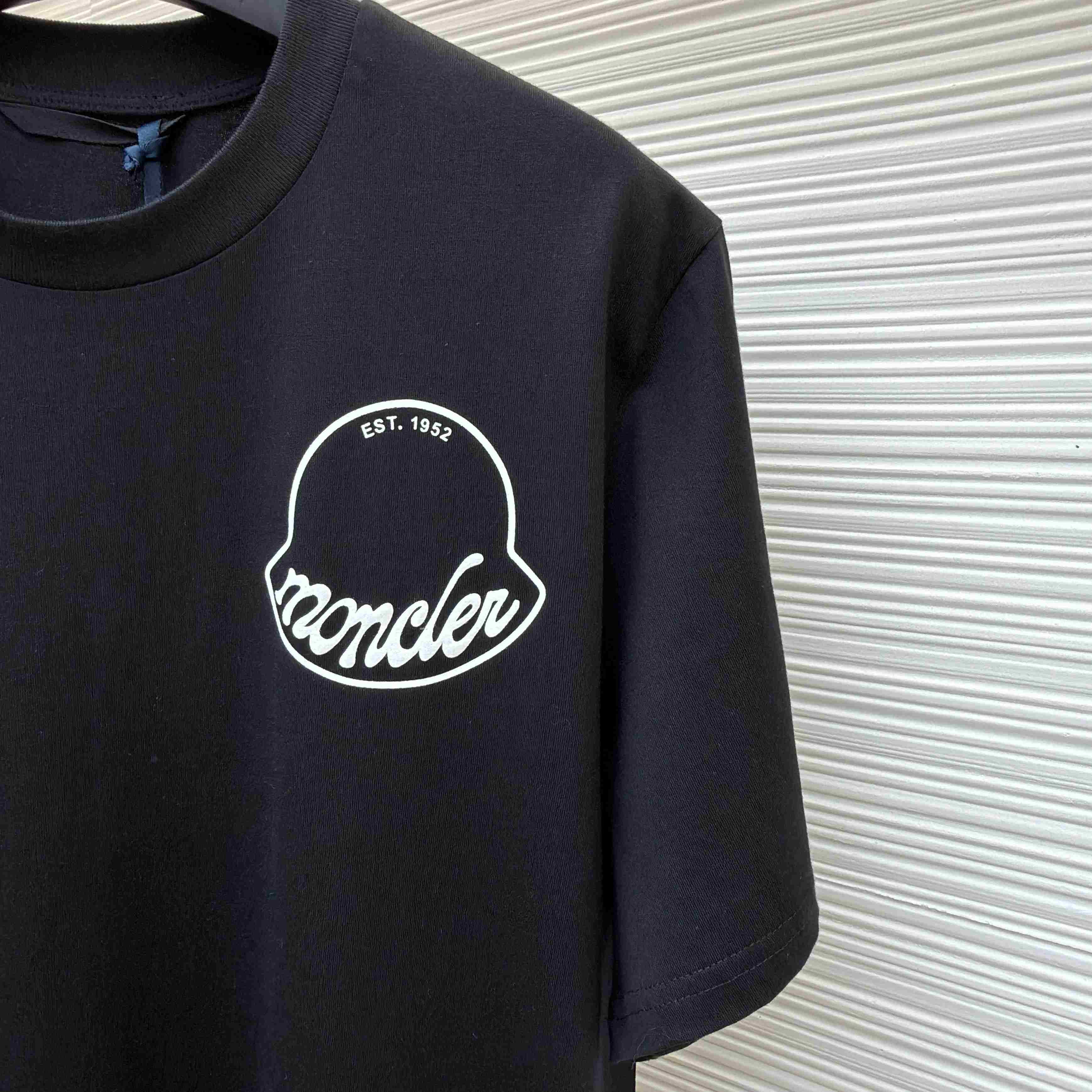 Moncler Logo Cotton T-Shirt - DesignerGu