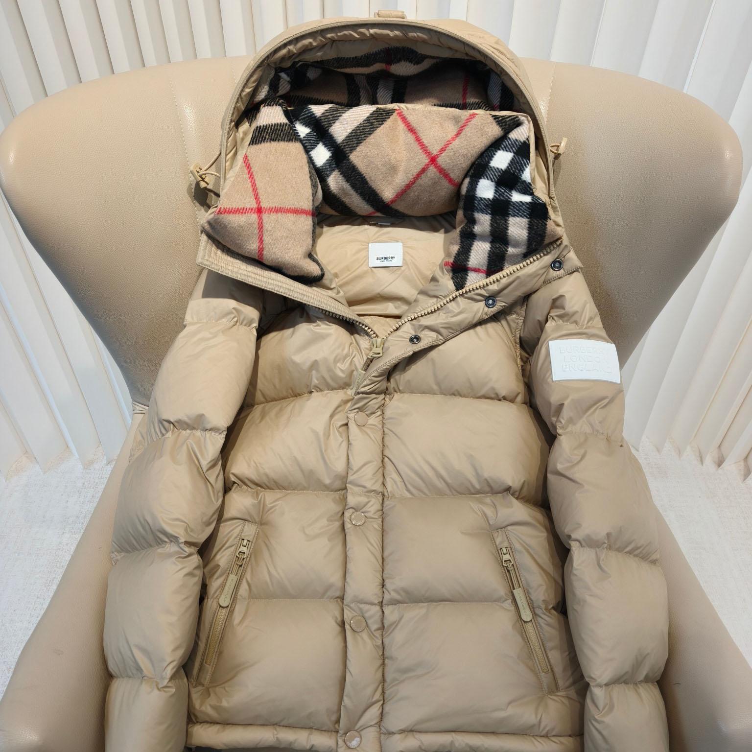 Burberry Detachable Sleeve Hooded Puffer Jacket - DesignerGu