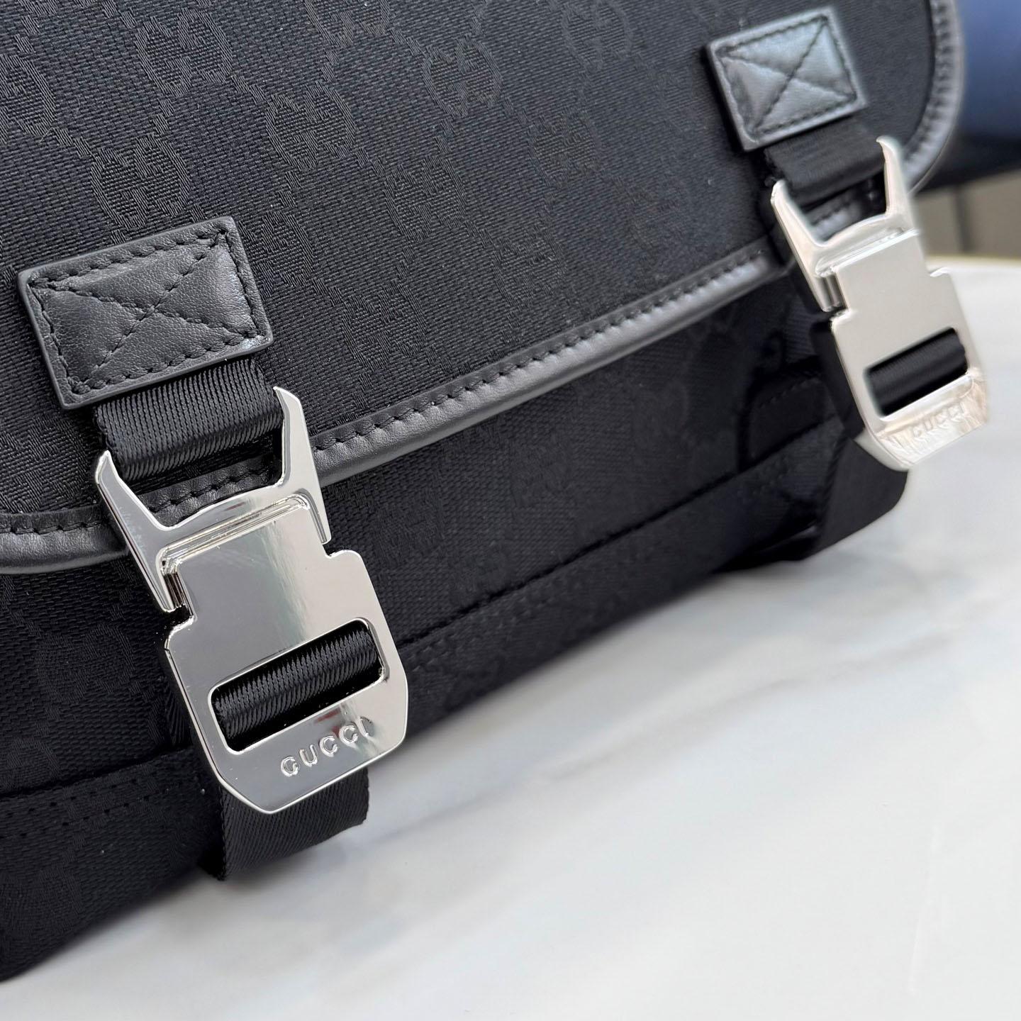 Gucci GG Canvas Small Crossbody Bag 854745 - DesignerGu