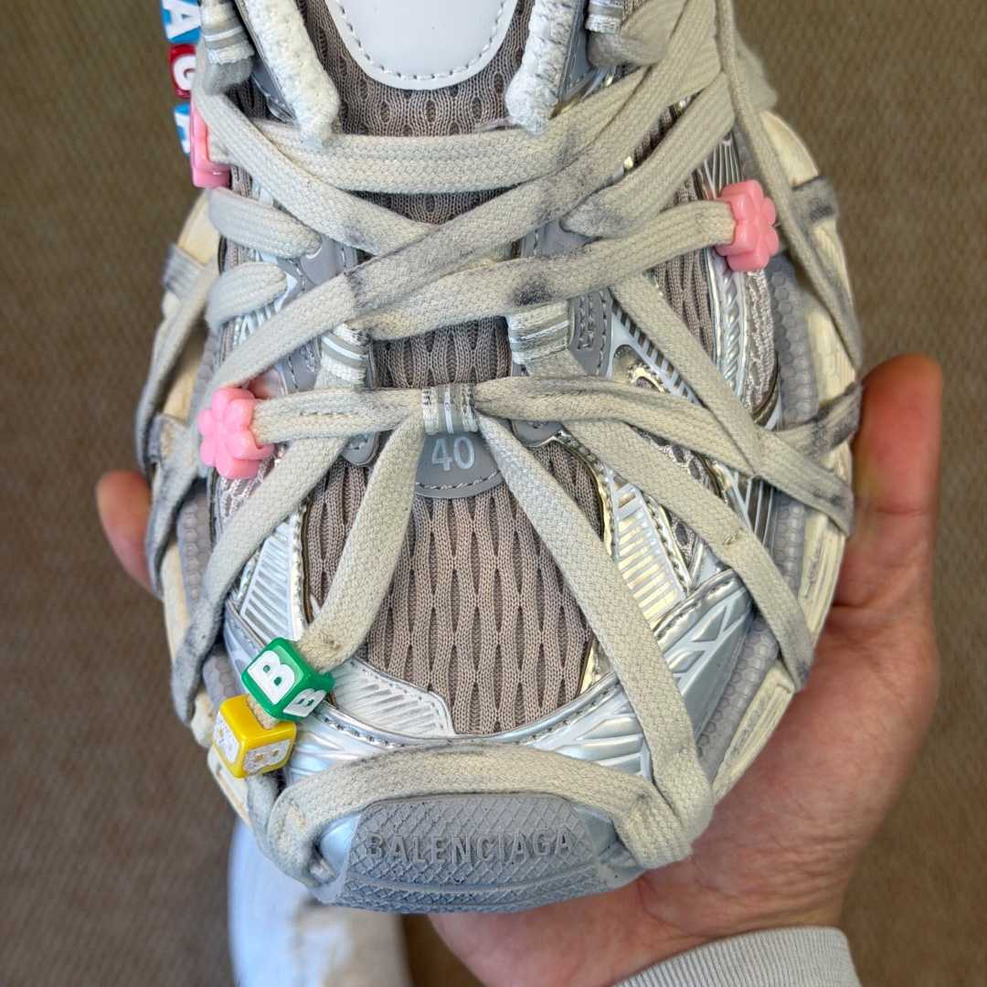 Balenciaga 3xl Extreme Lace Sneaker In Eggshell/Multicolor - DesignerGu