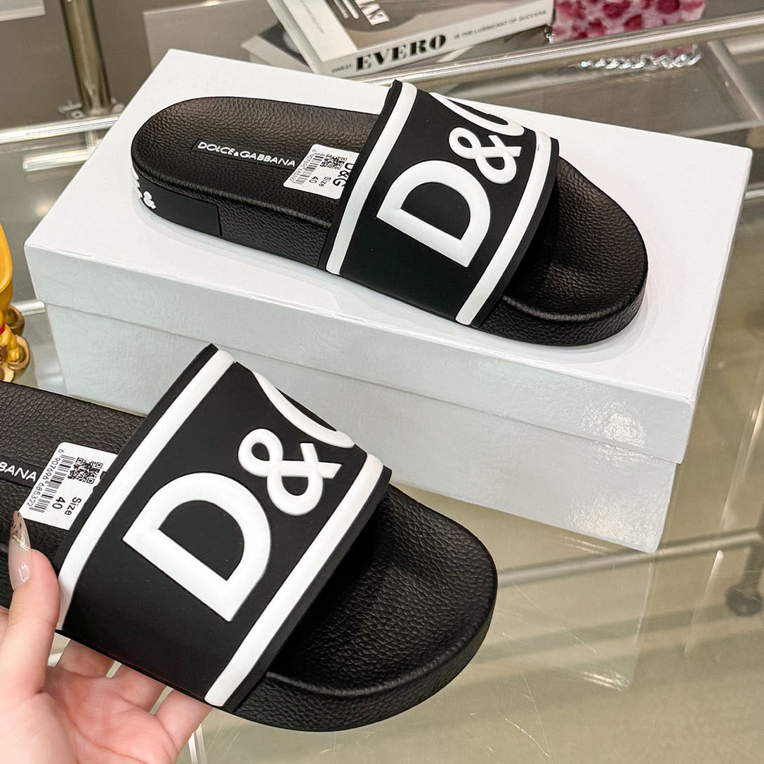 Dolce & Gabbana Rubber Beachwear Sliders With DG Logo - DesignerGu
