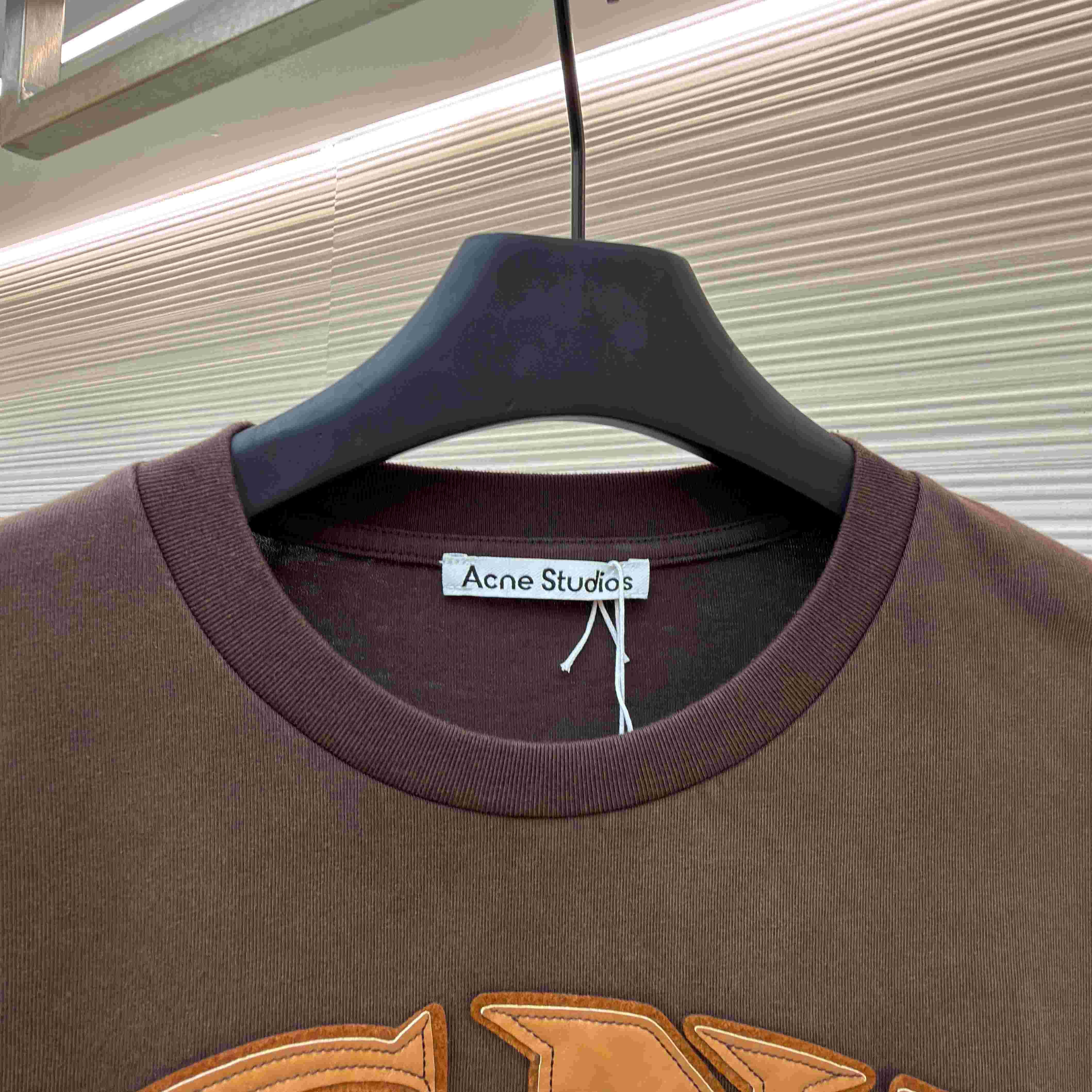 Acne Studios  Gym Logo T-shirt - DesignerGu