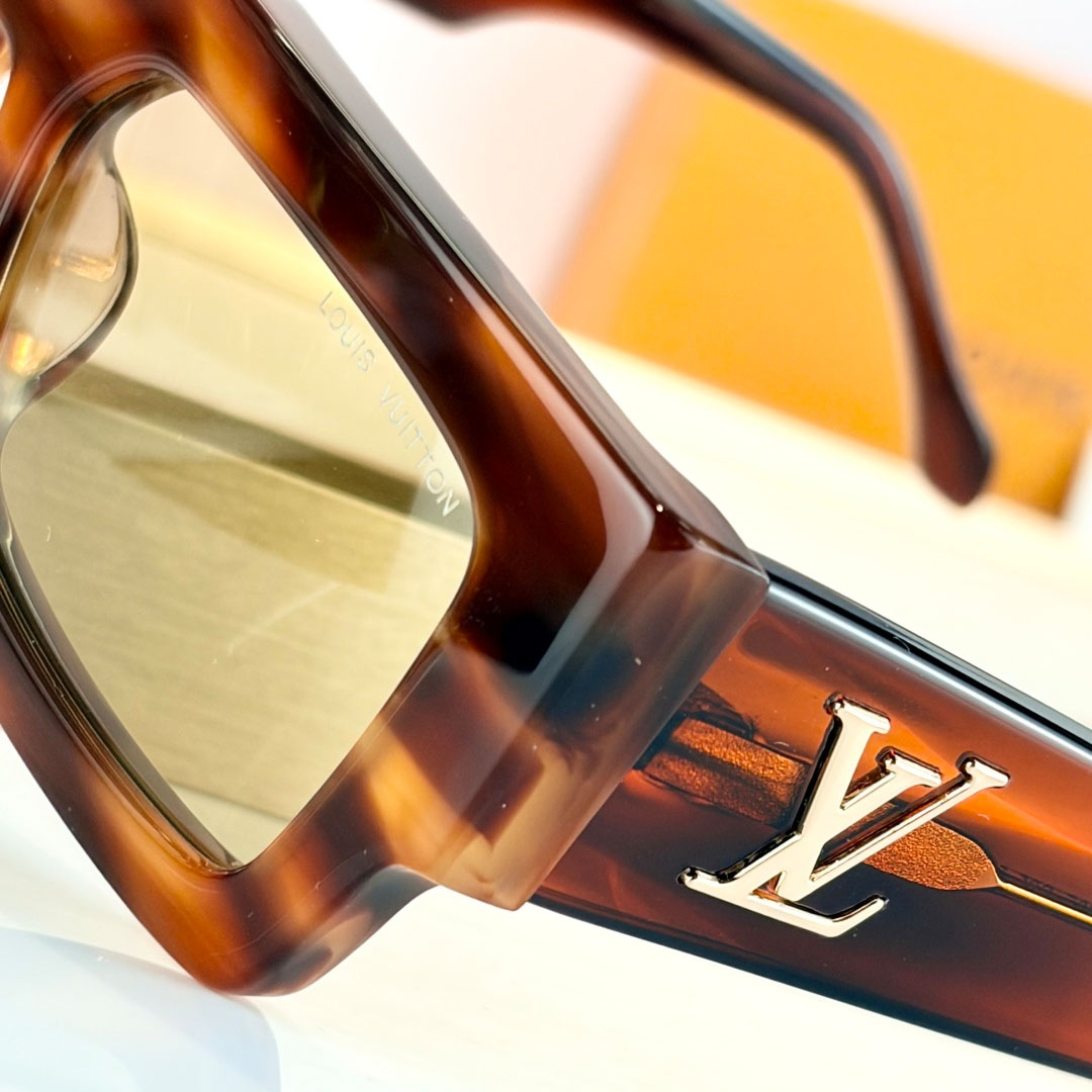 Louis Vuitton Z2703E Sunglasses    - DesignerGu