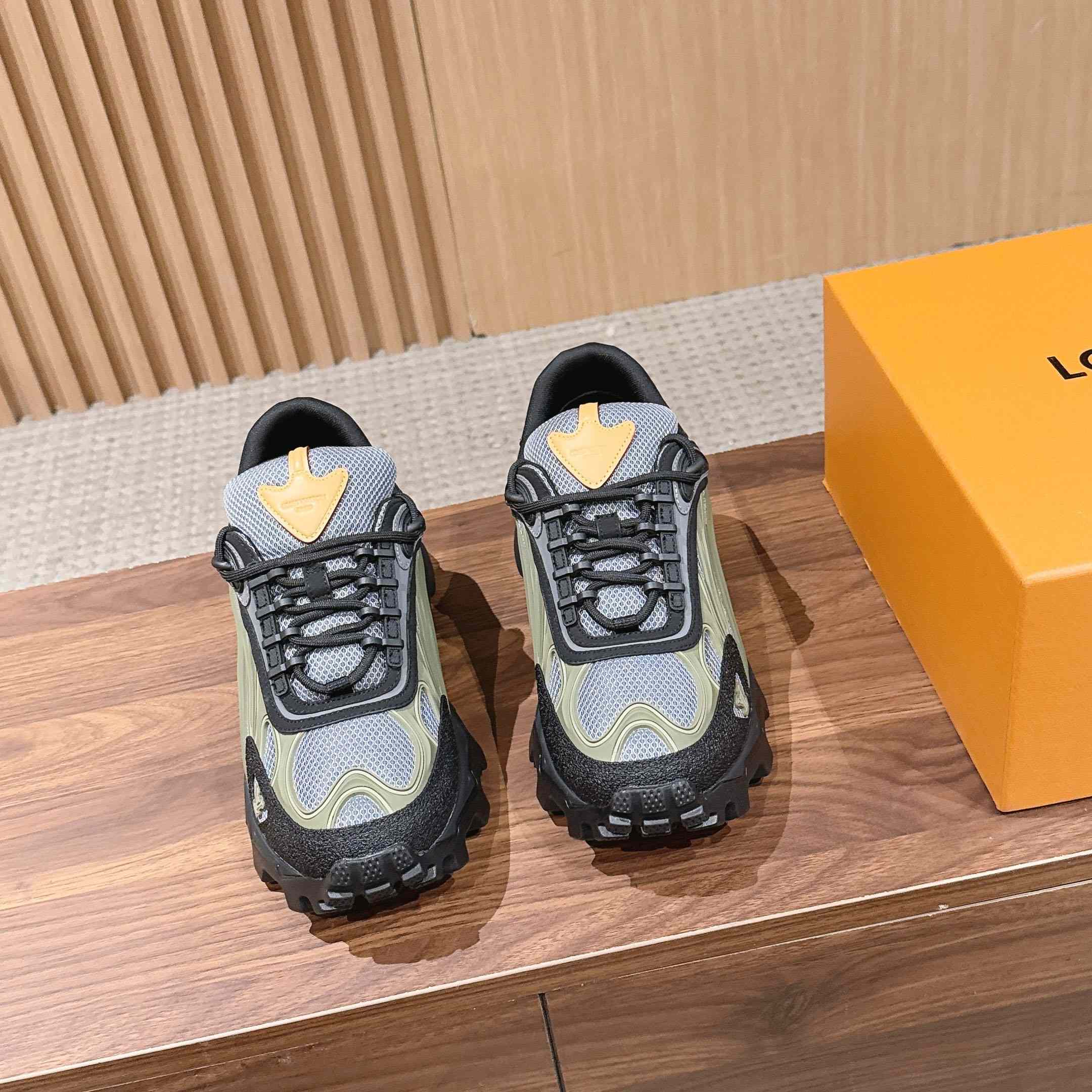 Louis Vuitton Summit Sneaker 1AJAFU - DesignerGu