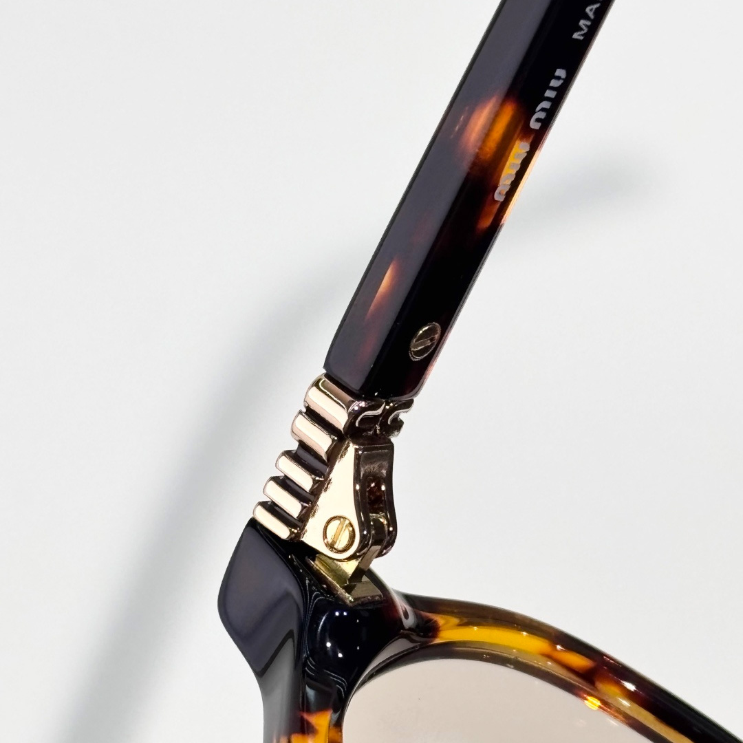 Miu Miu Sunglasses - DesignerGu