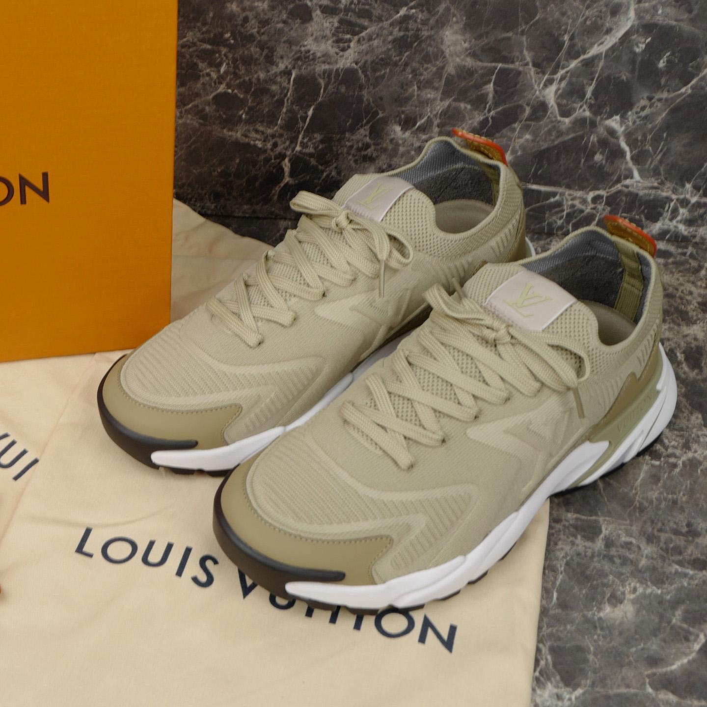 Louis Vuitton LV Runner Tatic Sneaker 1AIWVE - DesignerGu