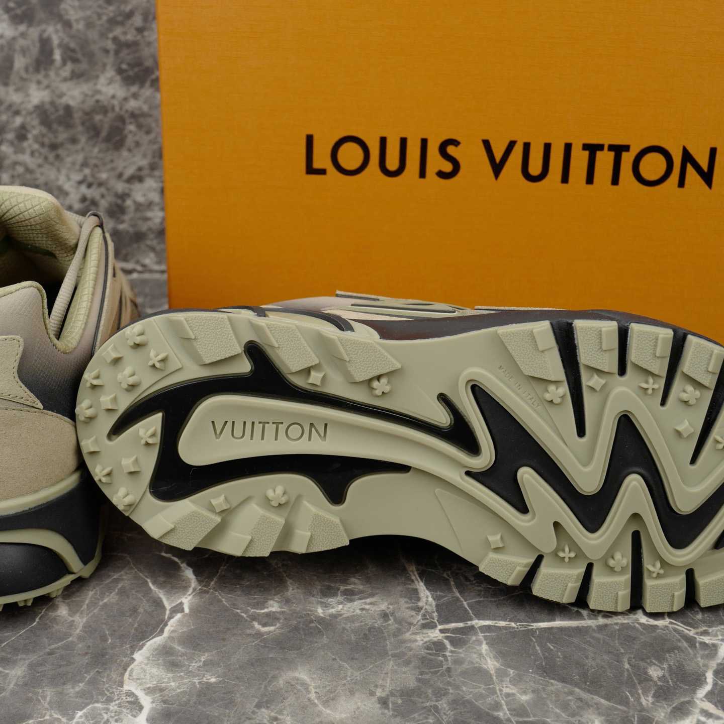 Louis Vuitton LV Runner Tatic Sneaker 1AJAP4 - DesignerGu