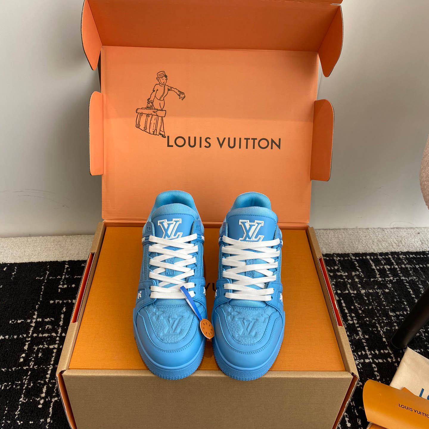 Louis Vuitton Trainer 'Embossed Monogram - Blue' - DesignerGu