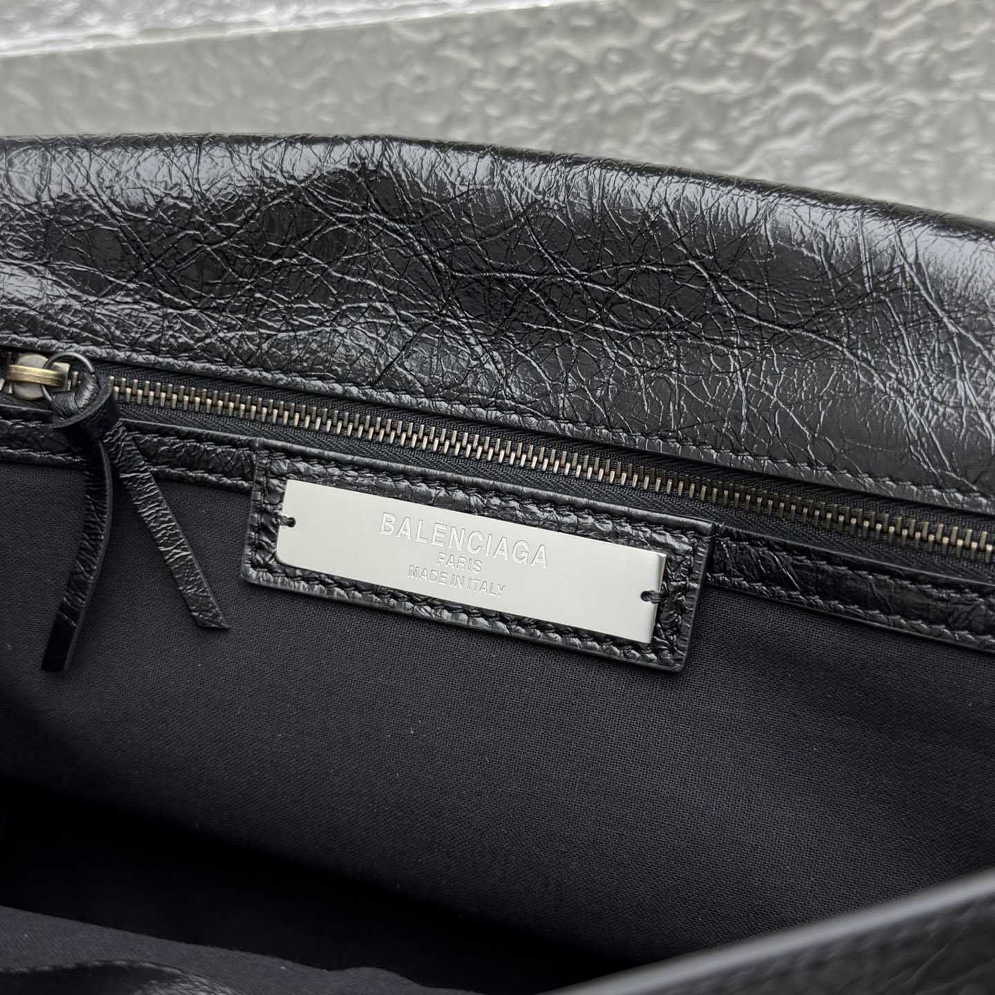 Balenciaga  Le City Leather Shoulder Bag - DesignerGu
