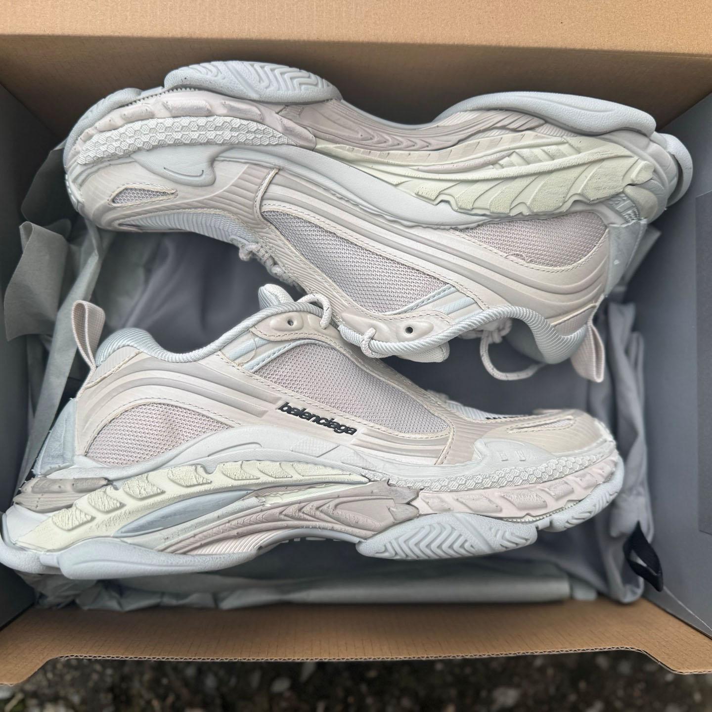 Balenciaga Triple S .2 Sneaker  - DesignerGu