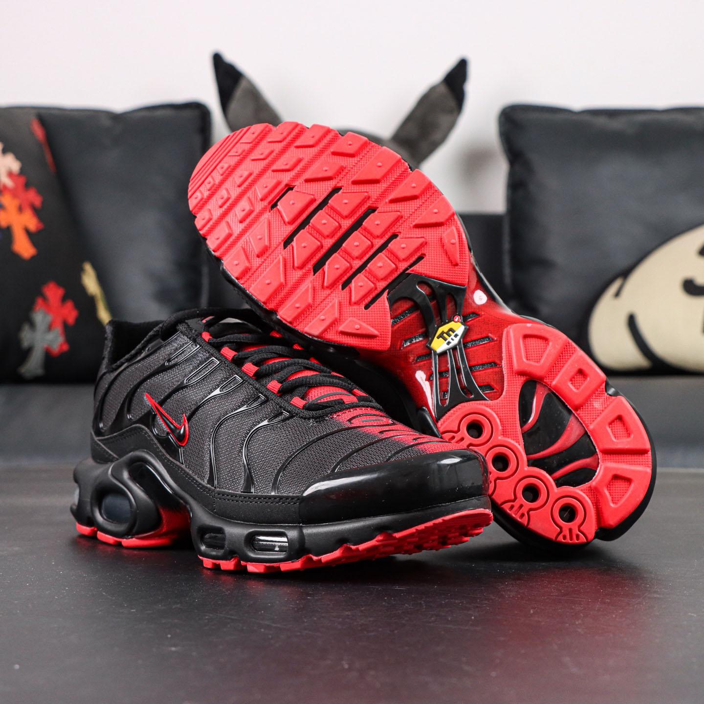 Nike Air Max Plus 'Sith Lightsaber'  IM4868-010  - DesignerGu