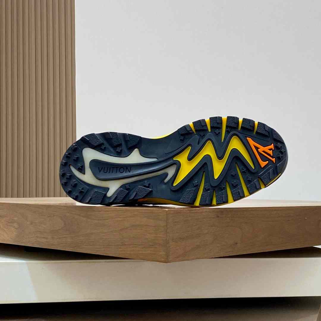 Louis Vuitton  Runner Tatic Sneaker  - DesignerGu