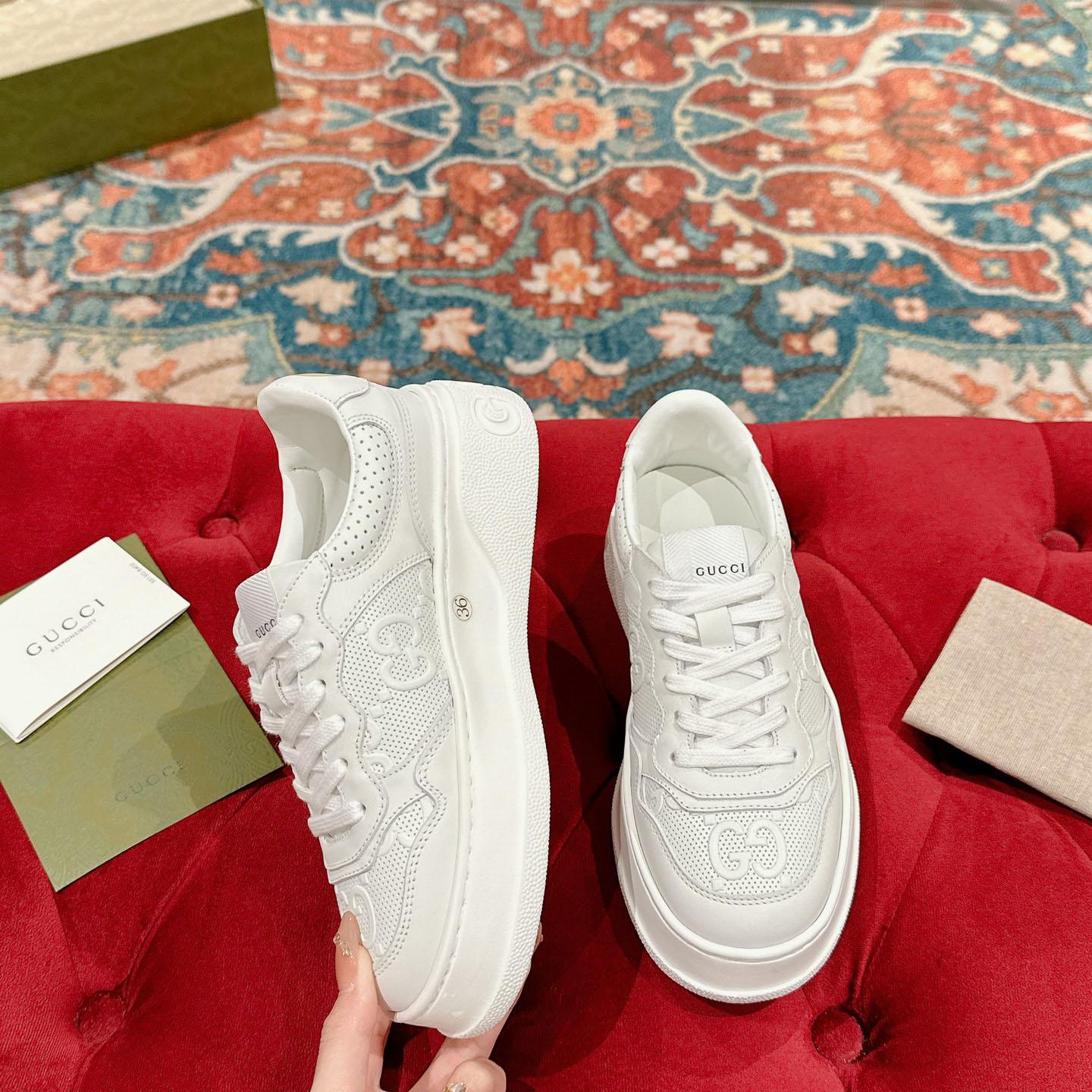 Gucci Wmns GG Embossed Sneaker 'White' - DesignerGu