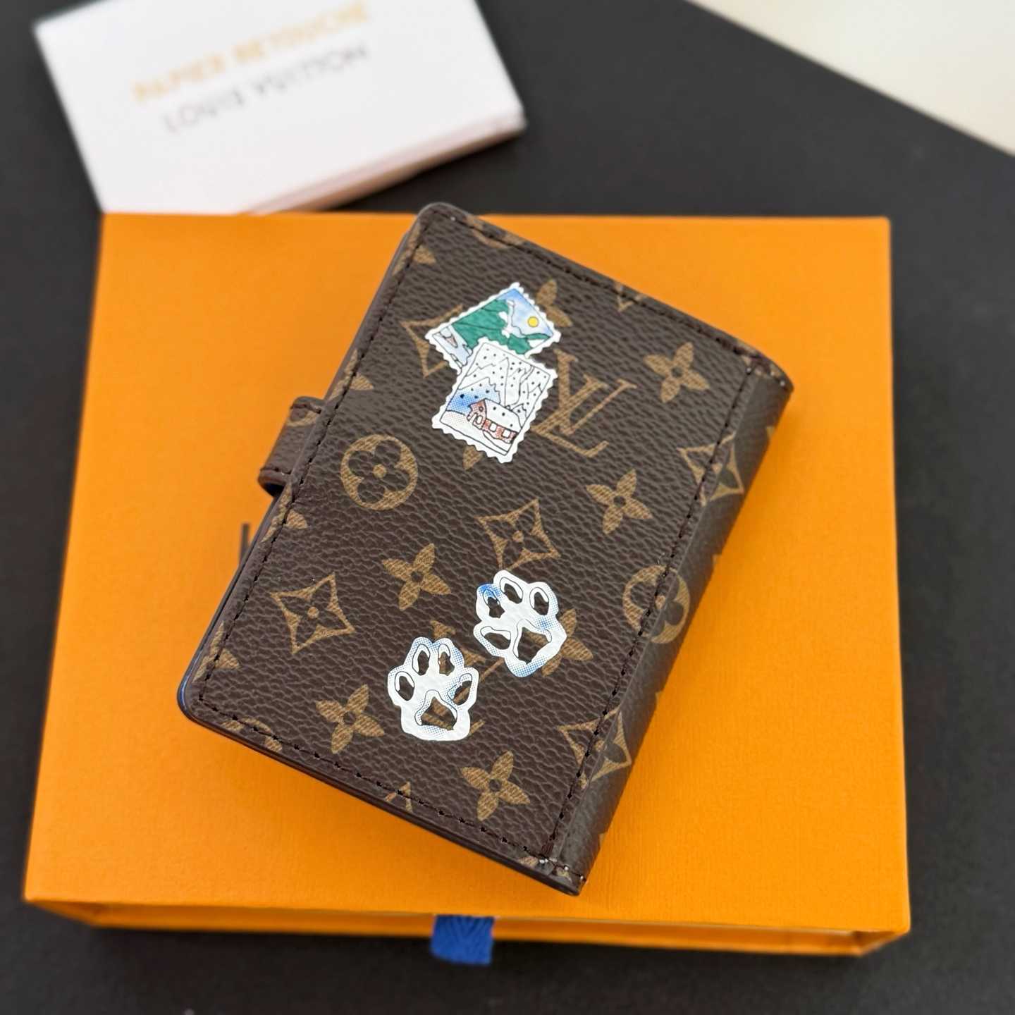 Louis Vuitton Mattifying Paper Case - DesignerGu