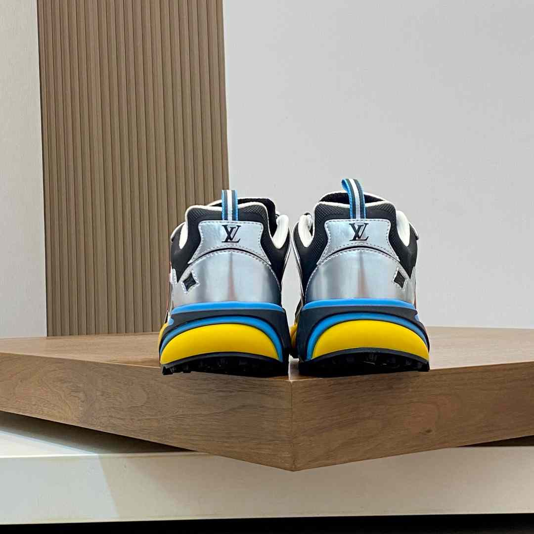 Louis Vuitton  Runner Tatic Sneaker  - DesignerGu