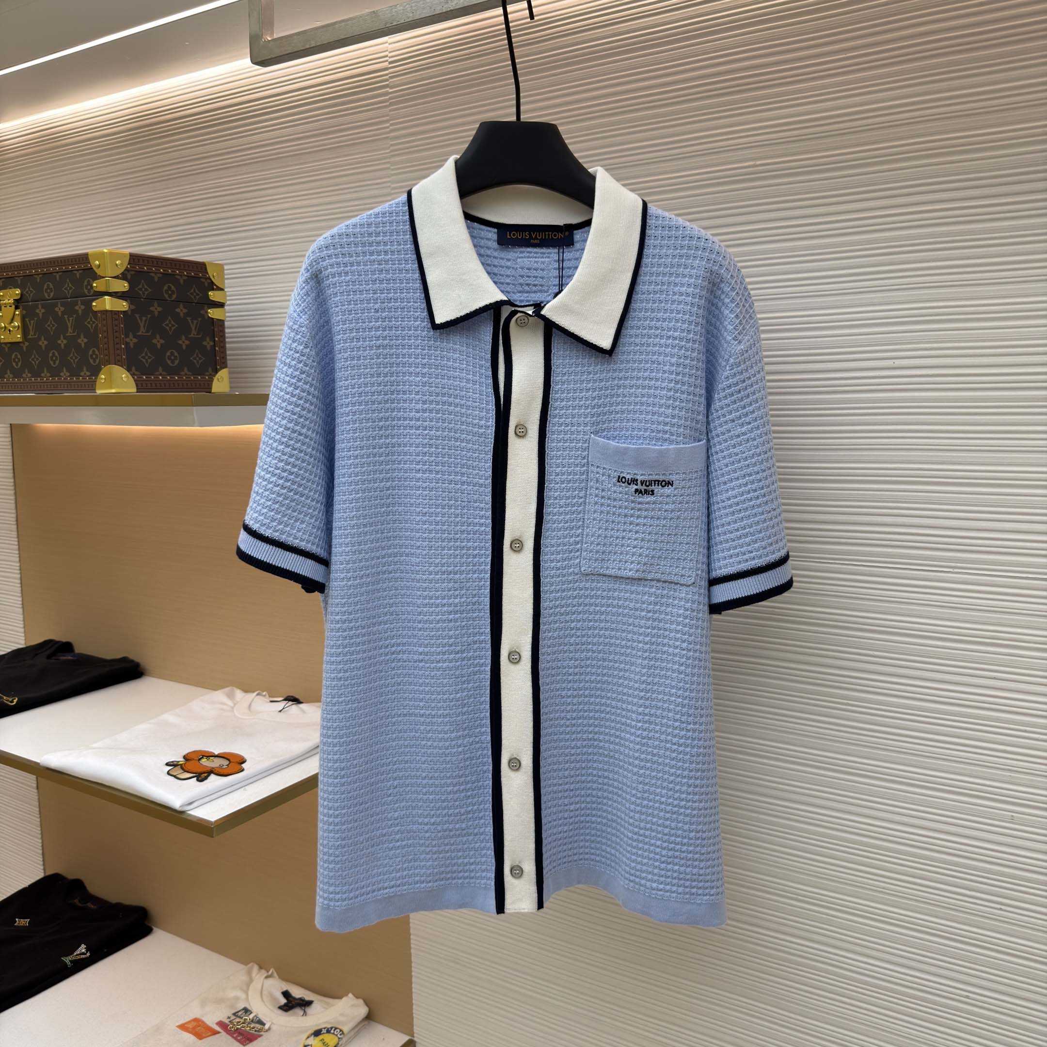 Louis Vuitton Waffle Signature Short-Sleeved Shirt   1AK6WW - DesignerGu