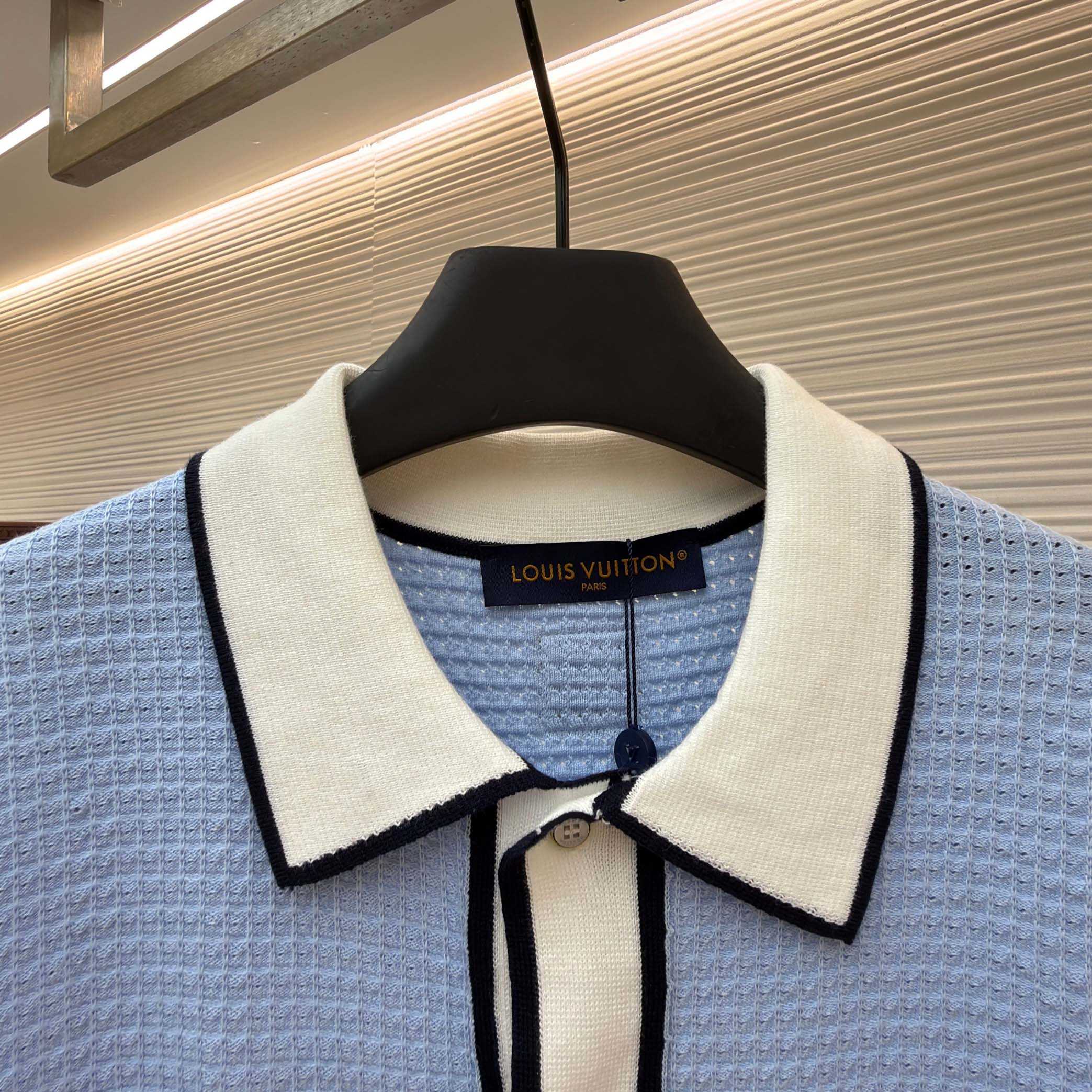 Louis Vuitton Waffle Signature Short-Sleeved Shirt   1AK6WW - DesignerGu