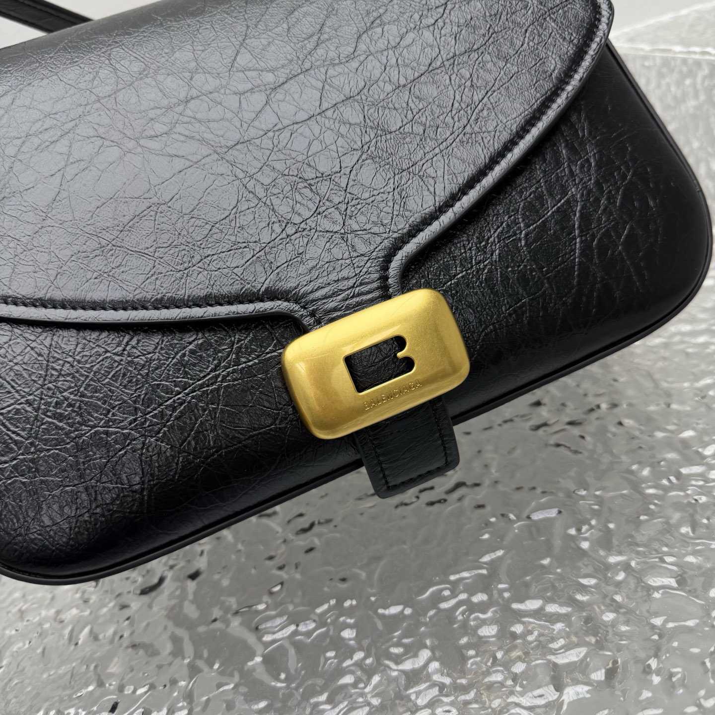 Balenciaga  Clicca Shoulder Bag - DesignerGu