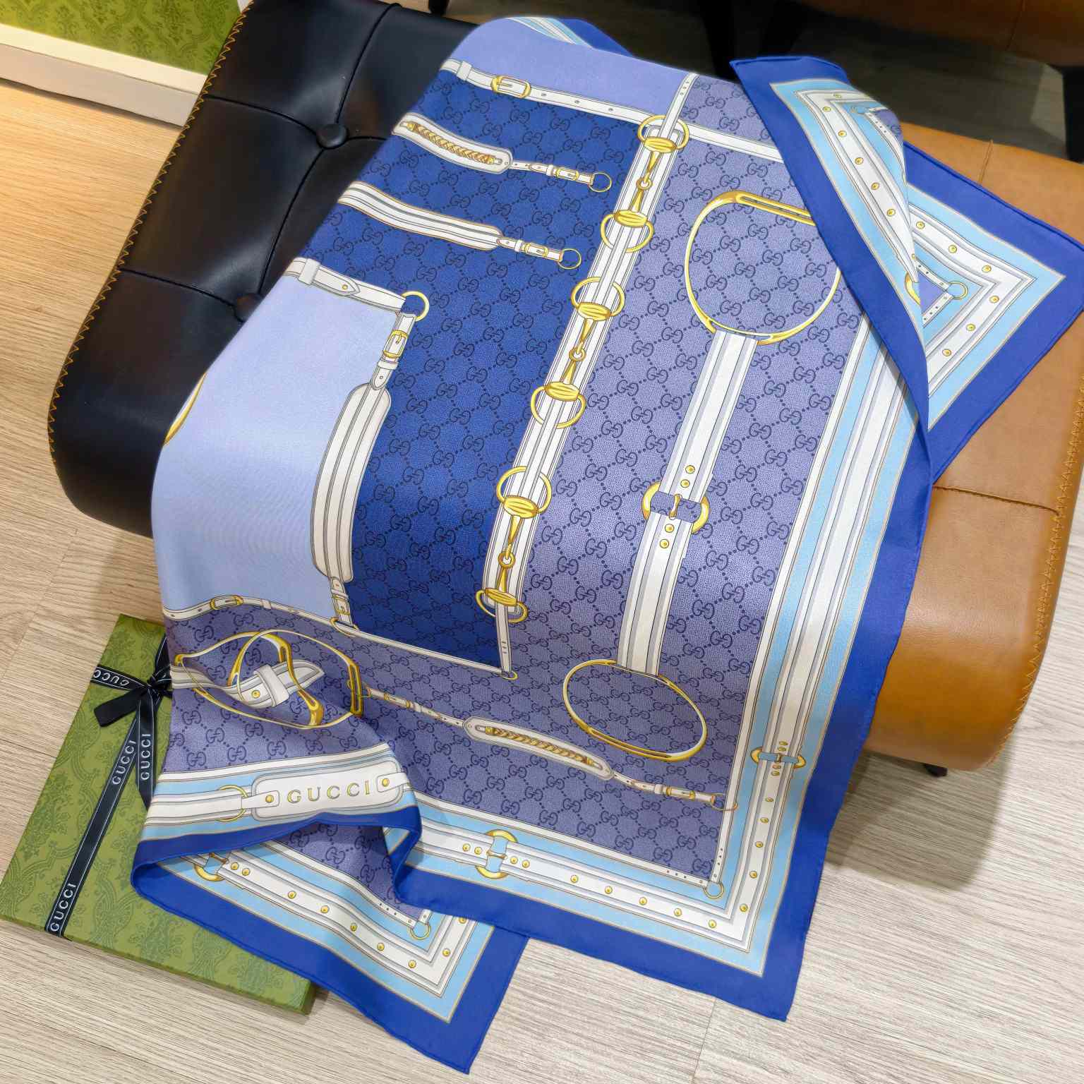 Gucci Printed Silk Twill Carré - DesignerGu