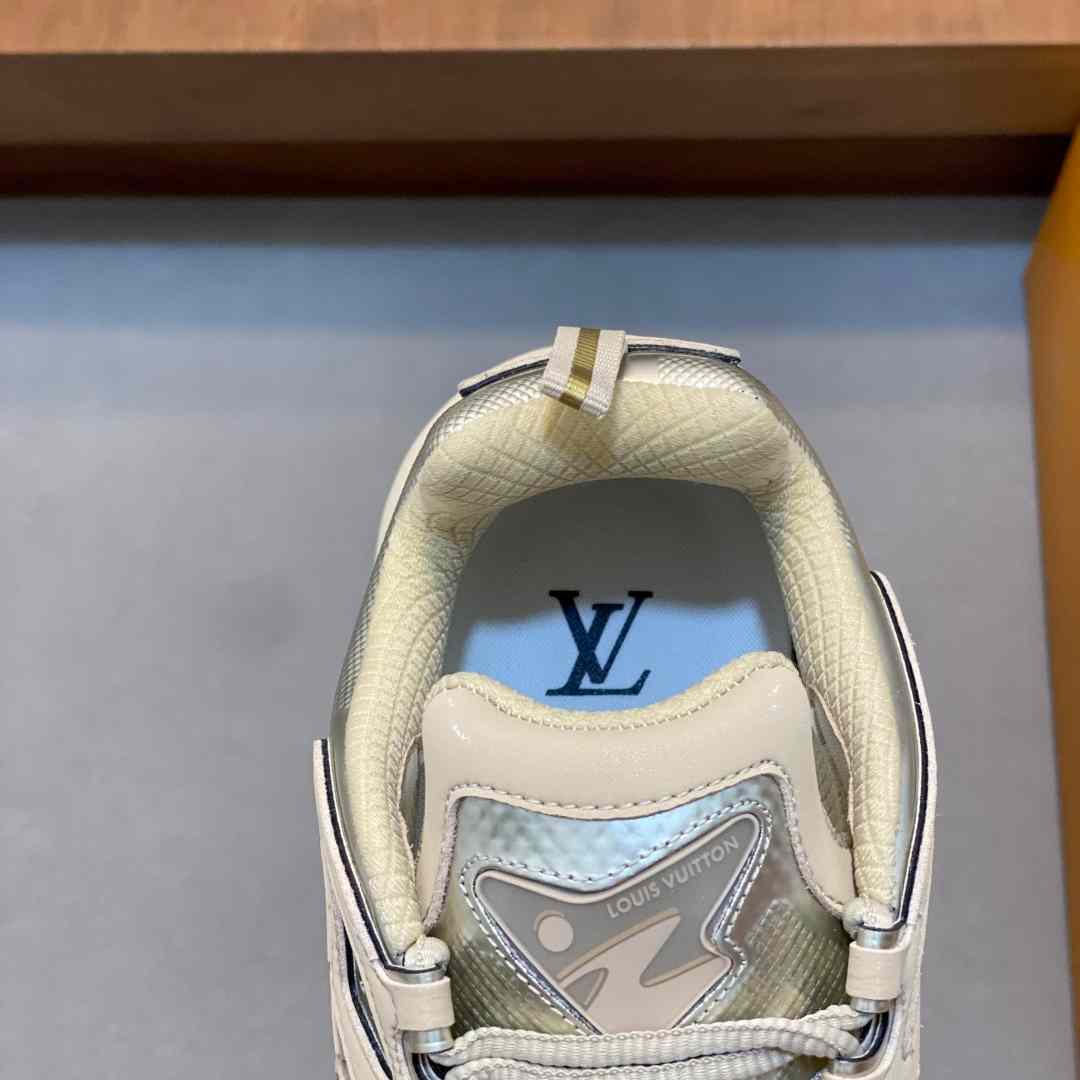 Louis Vuitton  Runner Tatic Sneaker 1AINUL - DesignerGu