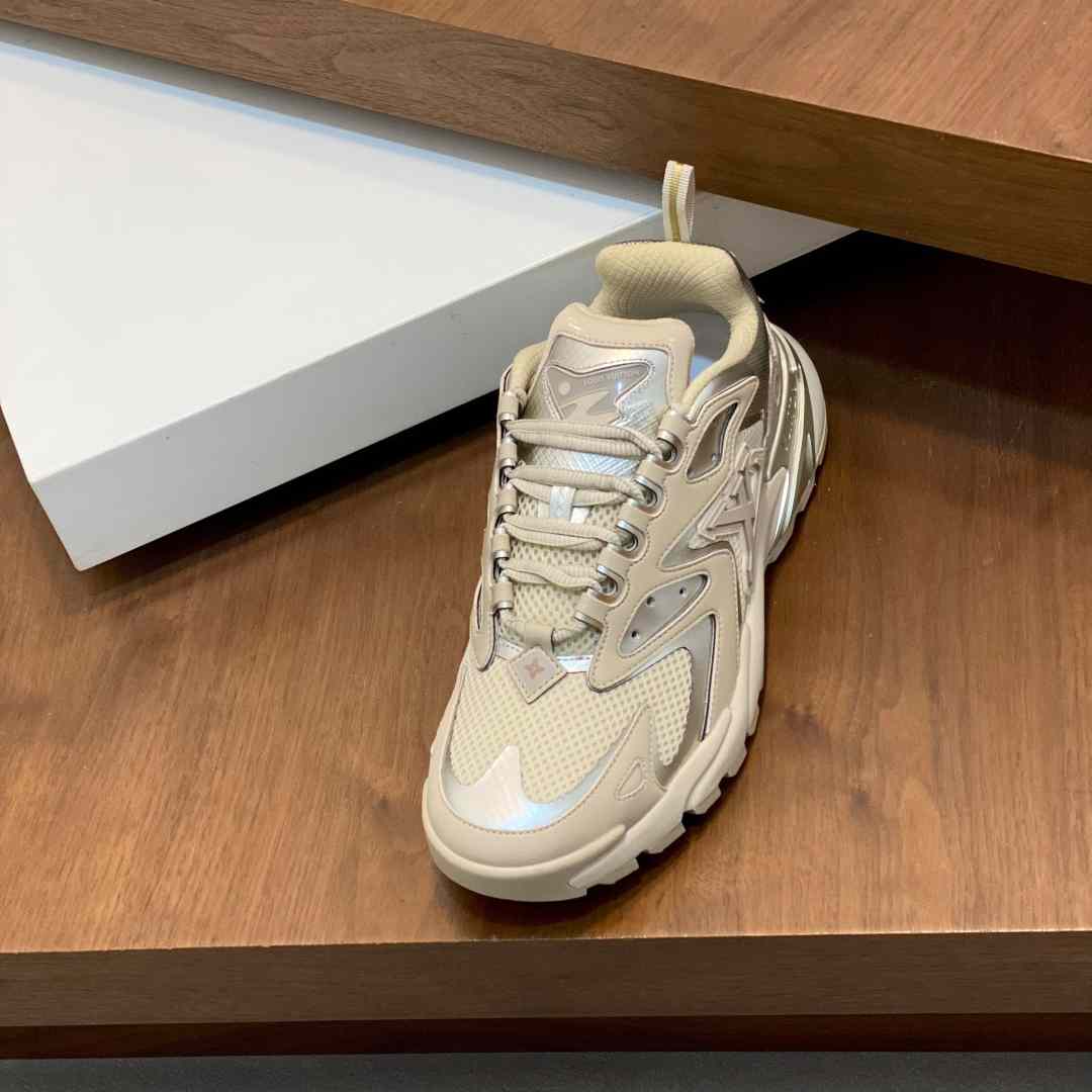 Louis Vuitton  Runner Tatic Sneaker 1AINUL - DesignerGu