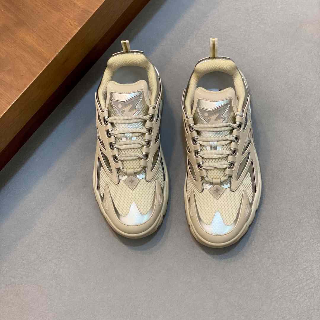 Louis Vuitton  Runner Tatic Sneaker 1AINUL - DesignerGu