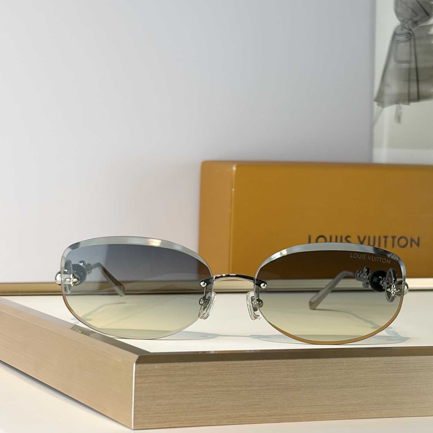 Louis Vuitton Z3166U Sunglasses    - DesignerGu