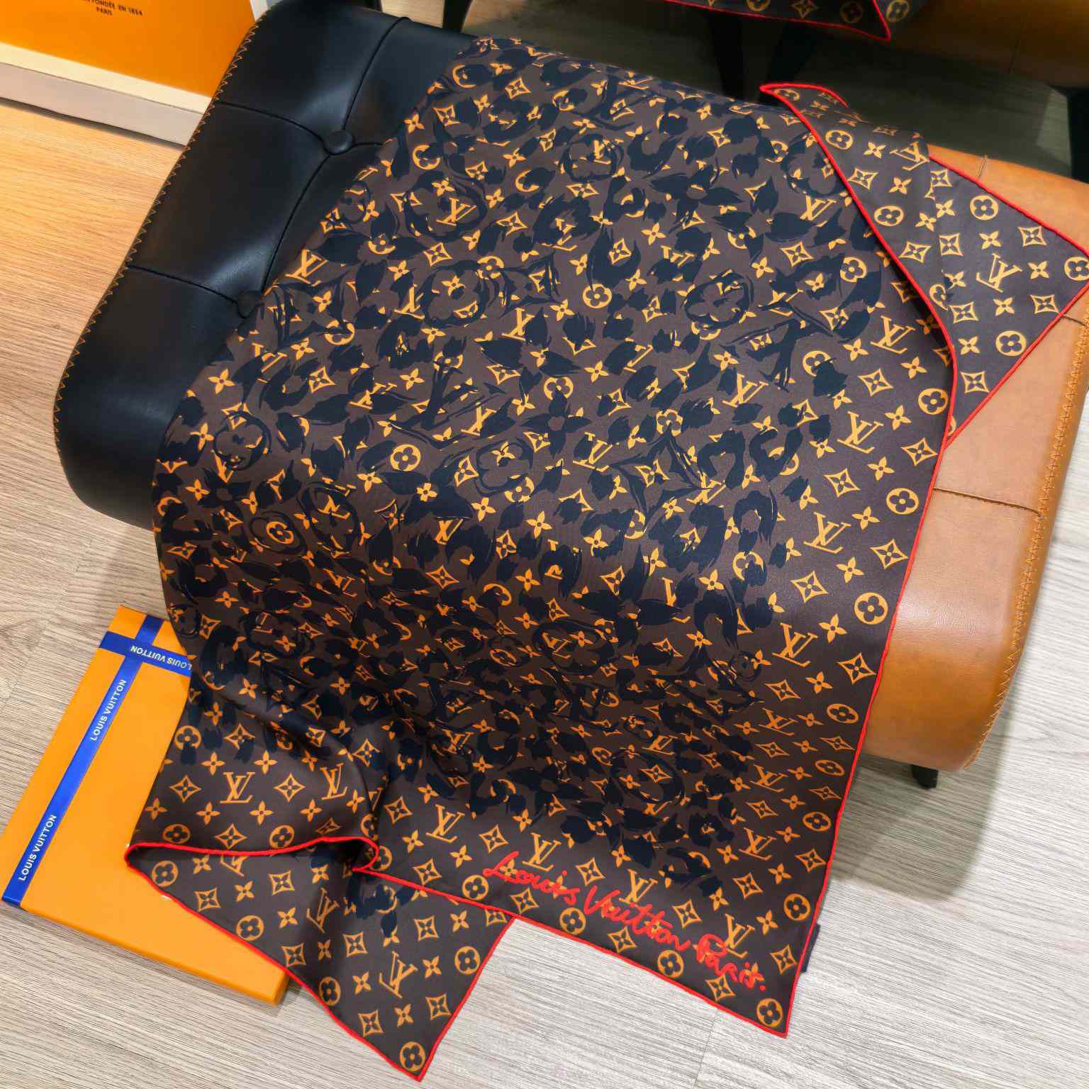 Louis Vuitton LV Safari Square 90 M97949 - DesignerGu