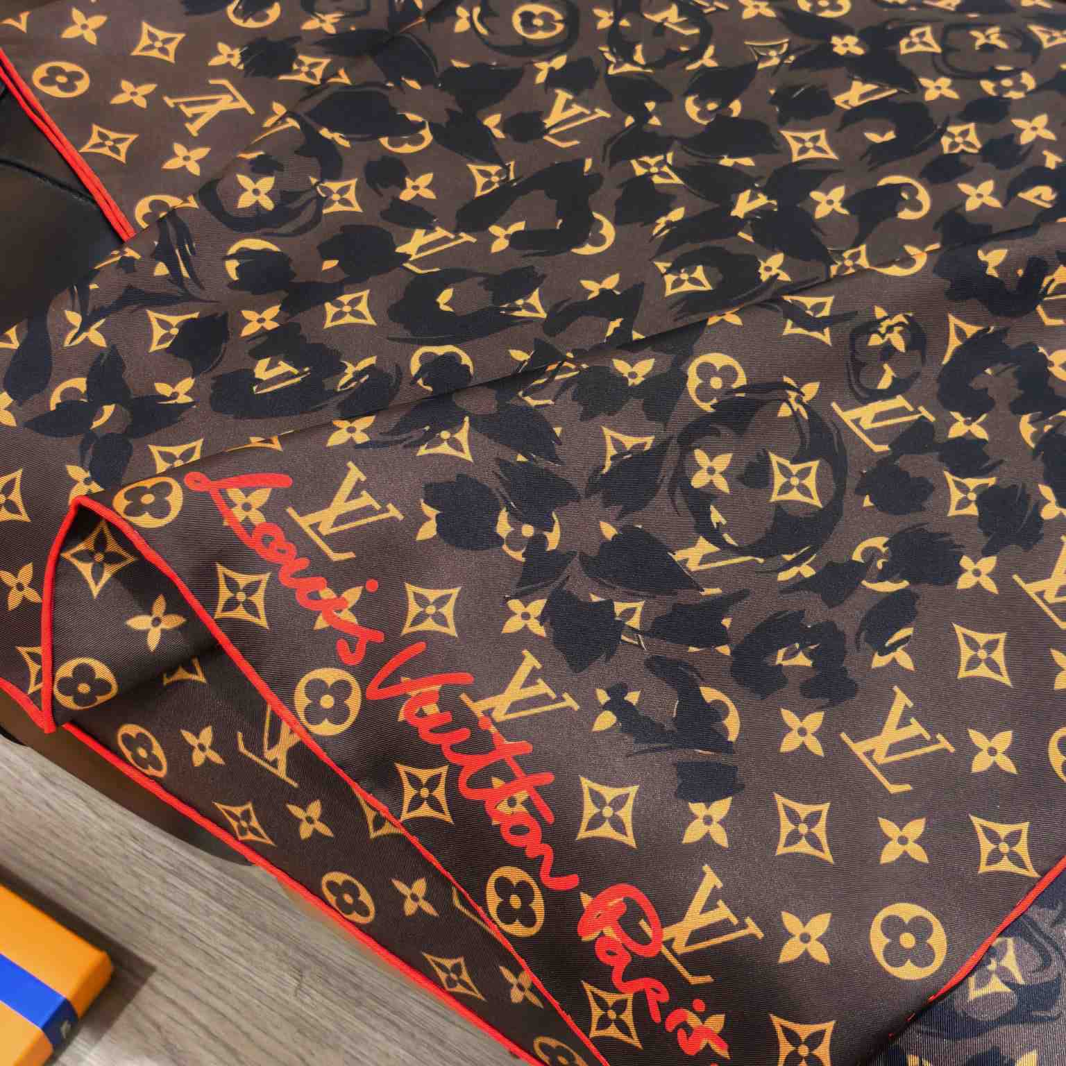 Louis Vuitton LV Safari Square 90 M97949 - DesignerGu