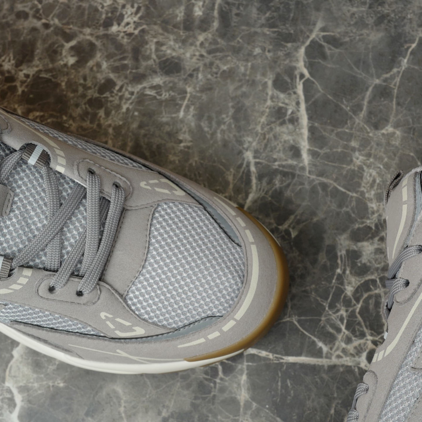 Louis Vuitton LV Tatic Runner Sneaker 1AKC3L - DesignerGu