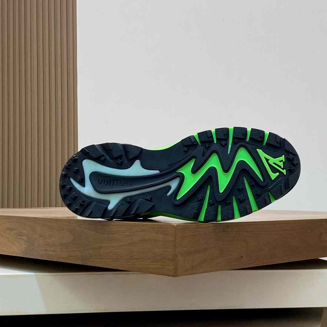 Louis Vuitton  Runner Tatic Sneaker  - DesignerGu