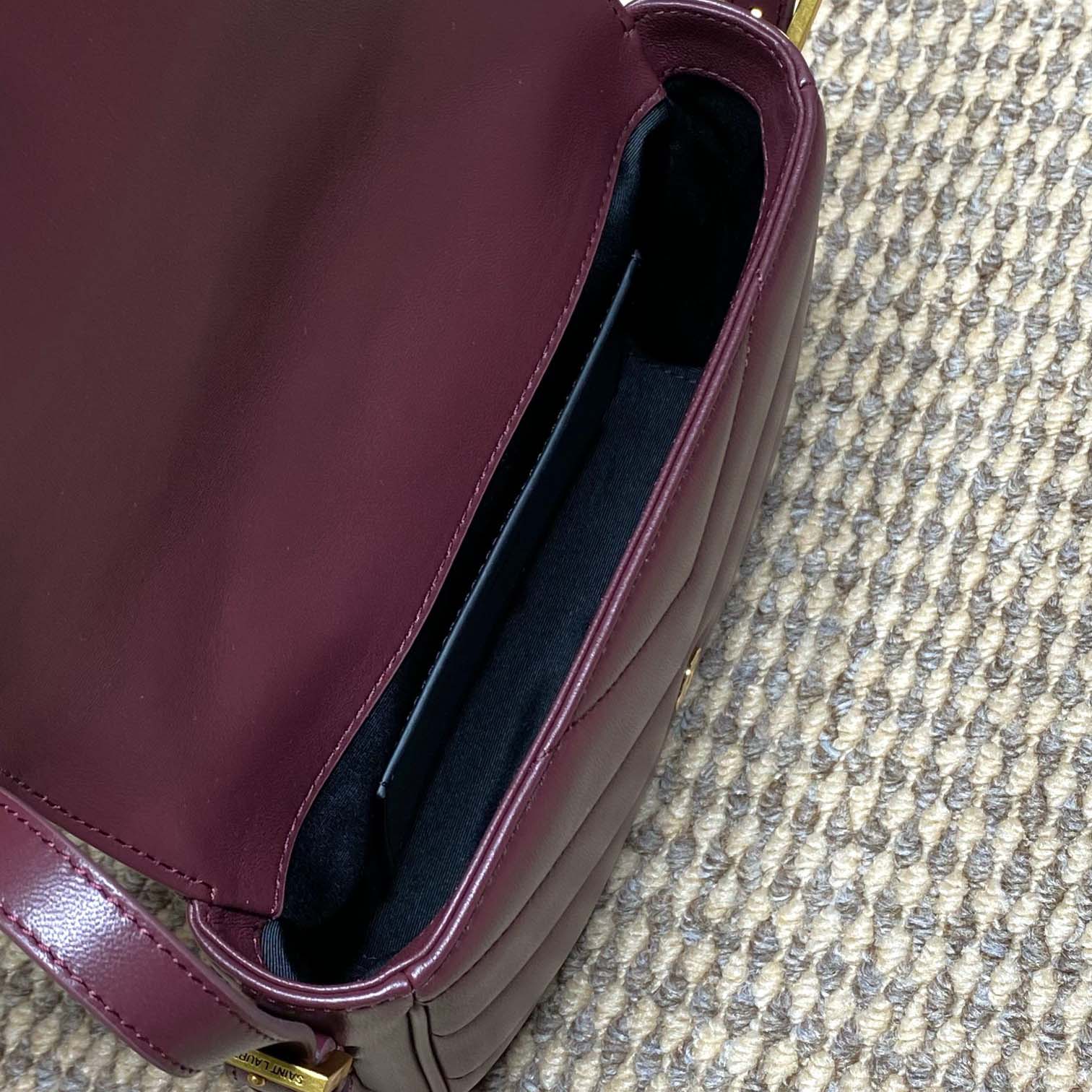 Saint Laurent LOULOU Toy Crossbody In MATELASSÉ Lambskin - DesignerGu