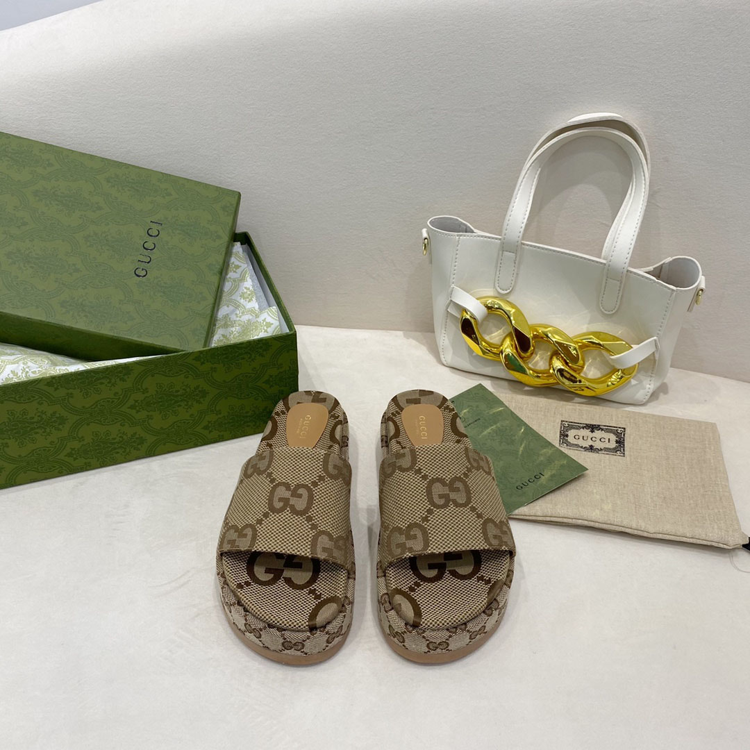  Gucci Wmns GG Lame Platform Slide Sandal 'Camel Monogram' - DesignerGu