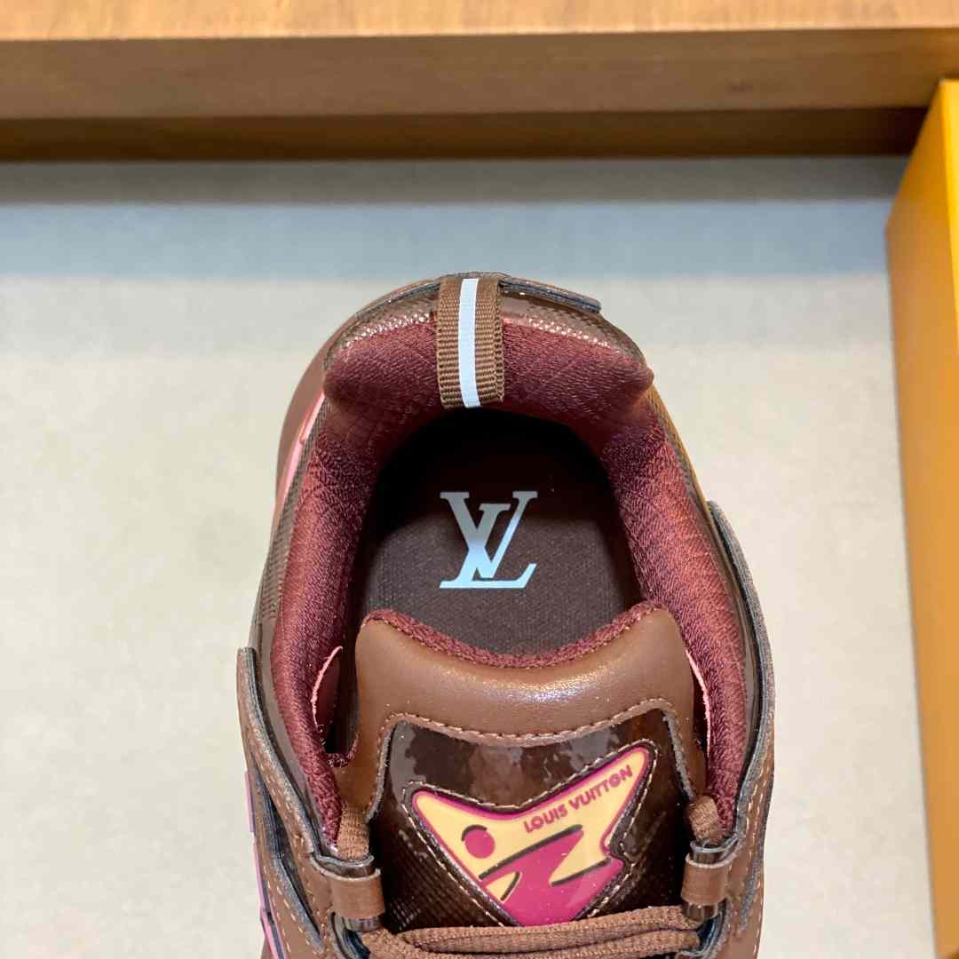 Louis Vuitton  Runner Tatic Sneaker  - DesignerGu
